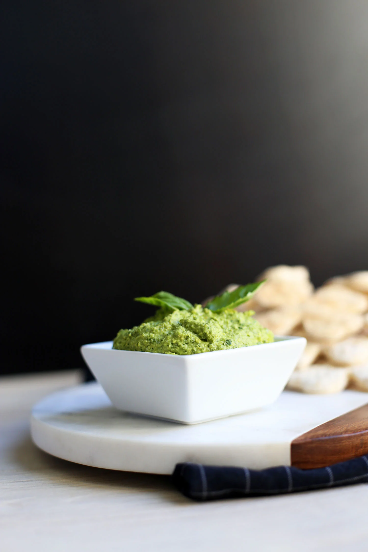basil pesto hummus