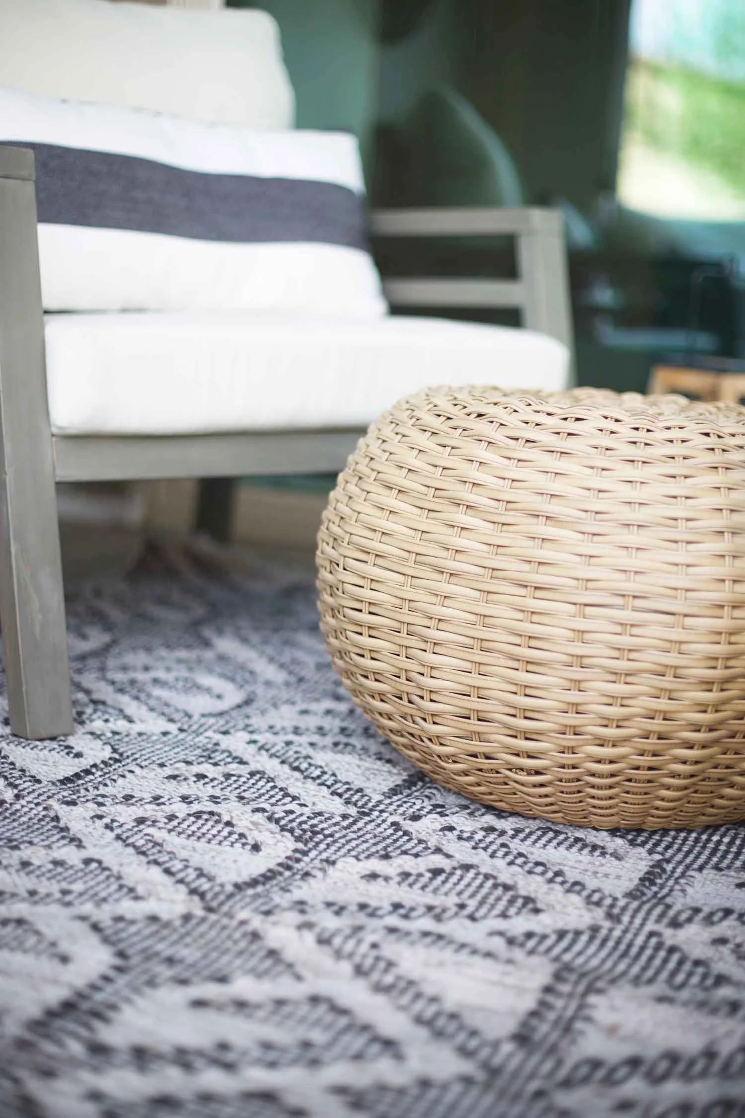 outdoor pouf ideas