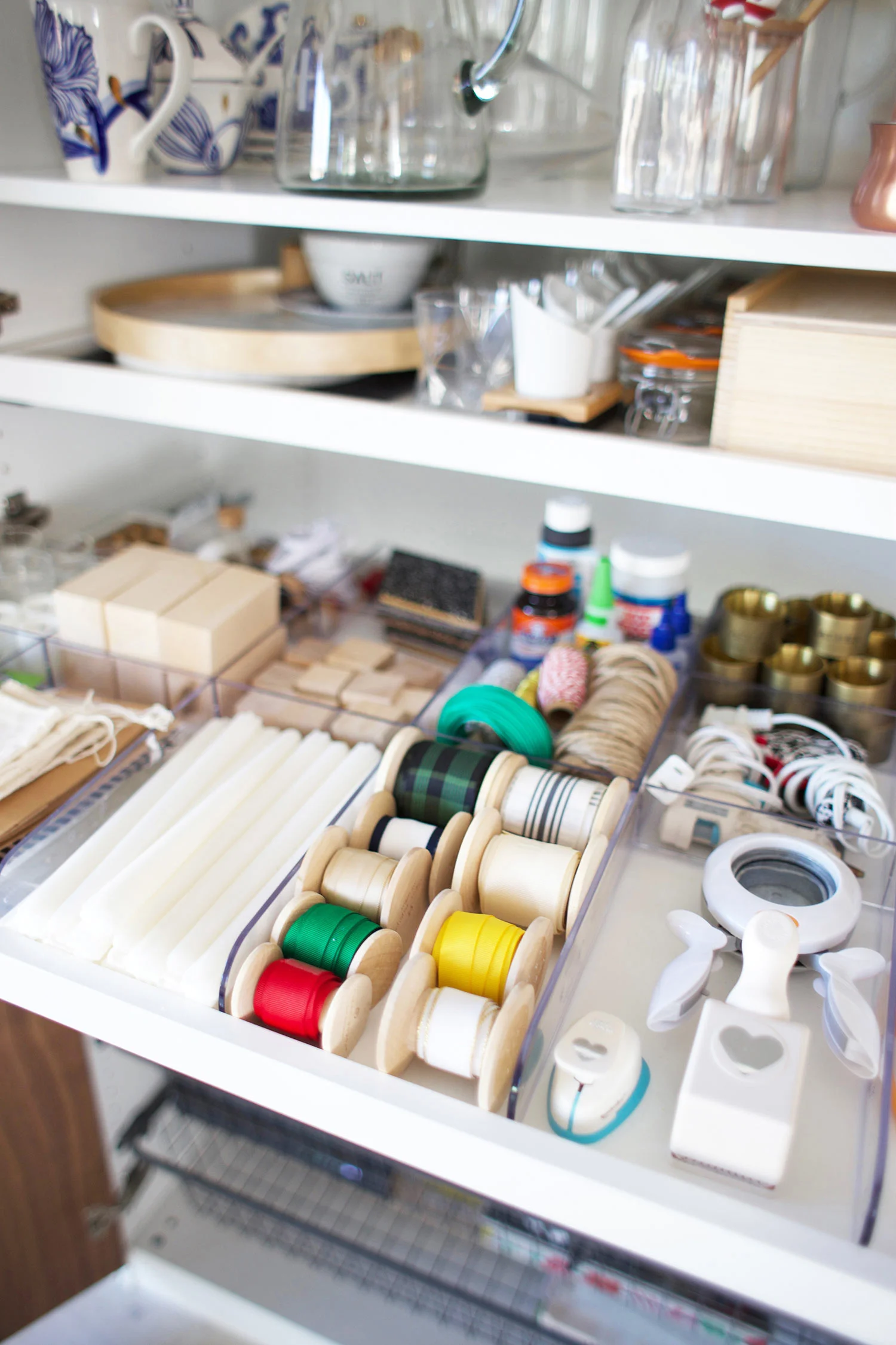 pull-out tray home organizing tips