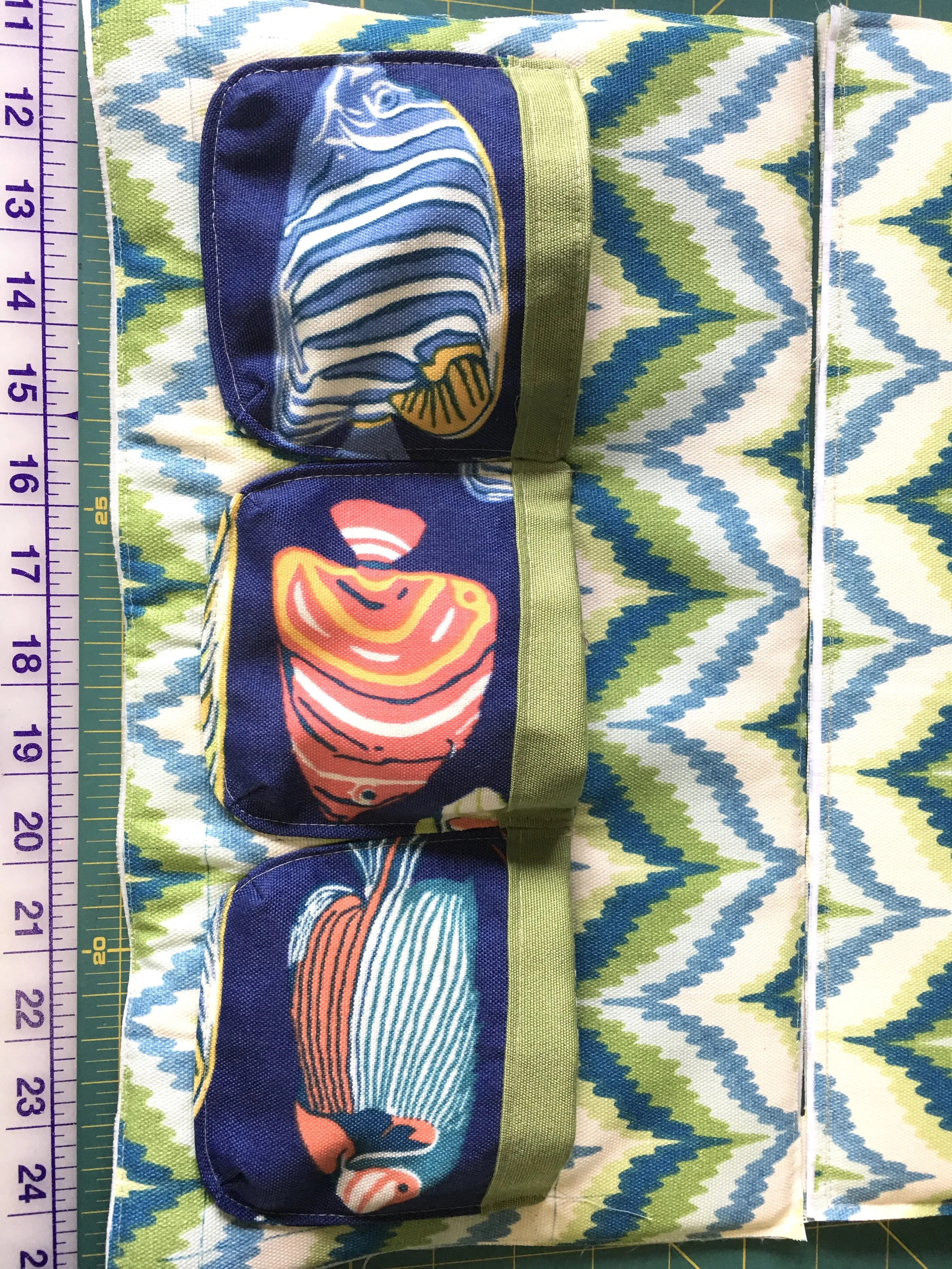 Front Pockets with contrast banding