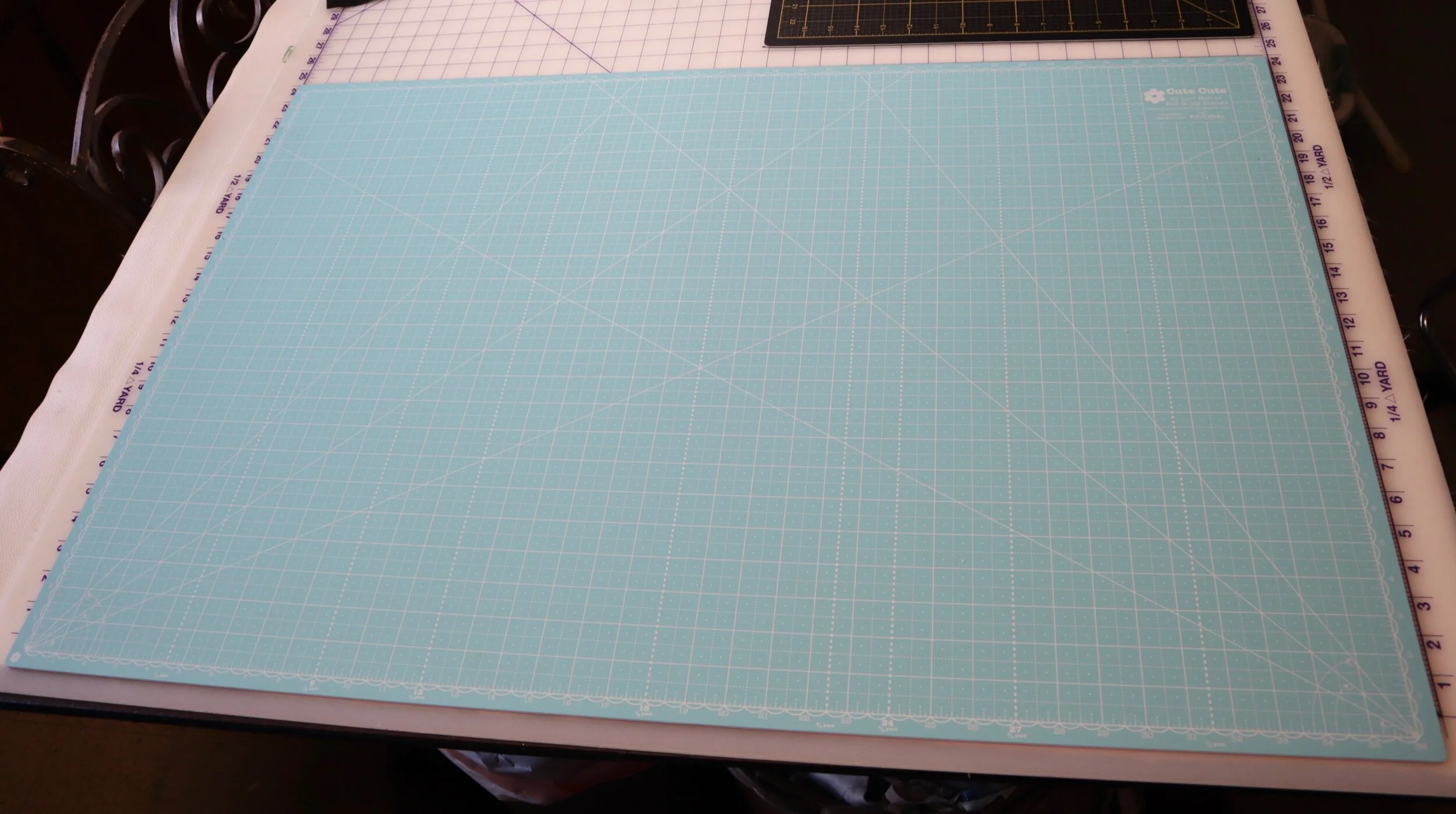 Lori Holt Cute Cuts rotary cutting mat