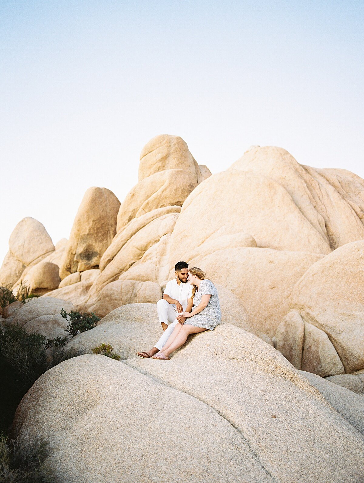 joshua-tree-engagement_0018.jpg