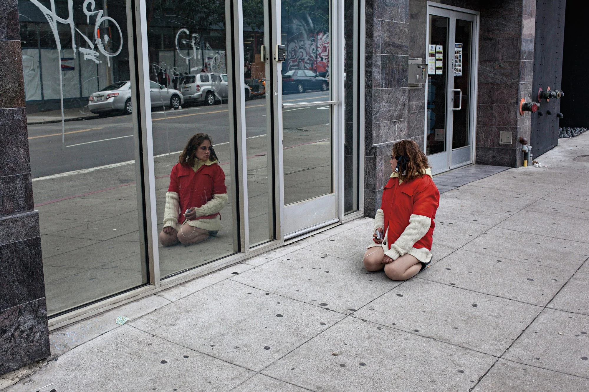 Geoffrey-Ellis-Sidewalk-Portrait-2000px.jpg