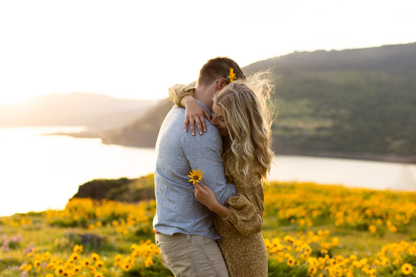 Emily+Daniel_Oregon_Engagement_Session-1-12.jpg