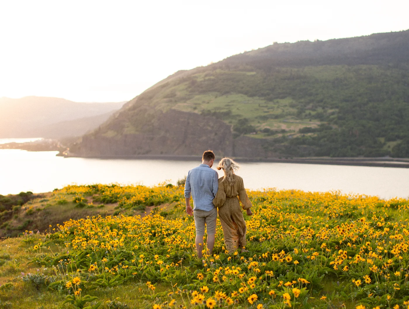 Emily+Daniel_Oregon_Engagement_Session-1-26.jpg