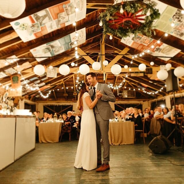 Un mariage au camp de jour o&ugrave; ils se sont rencontr&eacute;s💛
.
.
.
.
.
.
.
#couple&nbsp;#love&nbsp;#chasinglight&nbsp;#makemoments&nbsp;#huffpostweddings&nbsp;#engagement&nbsp;#adventuresession&nbsp;#belovedstories&nbsp;#engaged&nbsp;#photobu