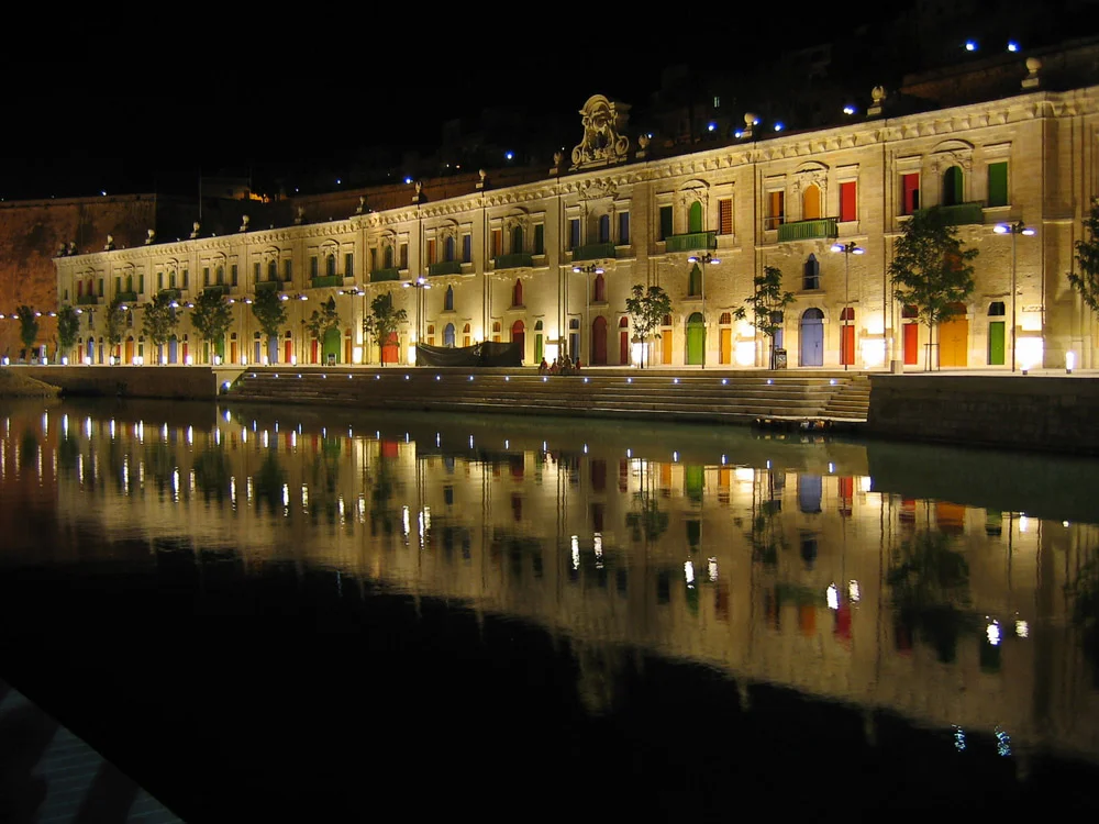 facade at night 2.jpg
