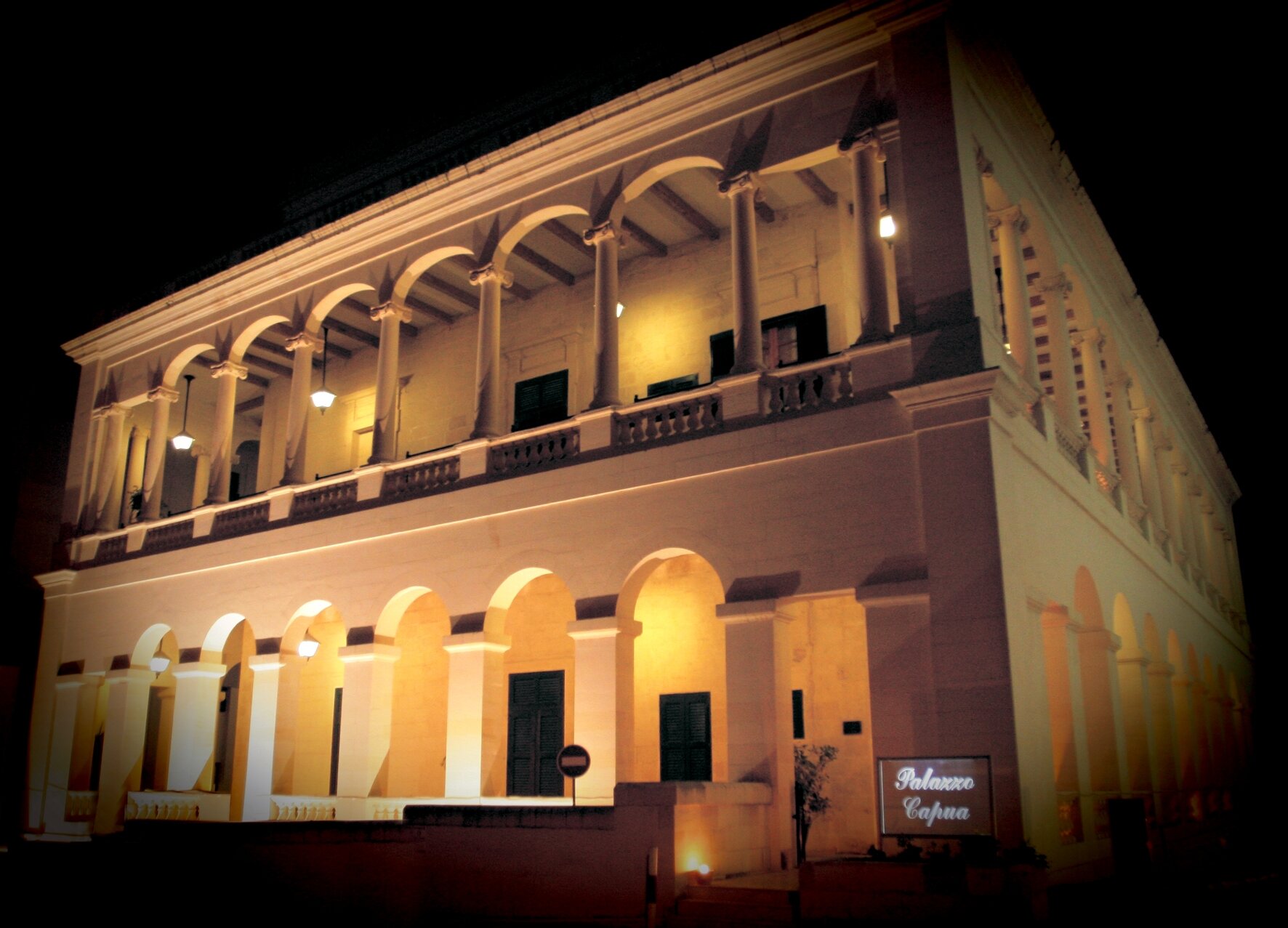 Palazzo Capua Front.JPG