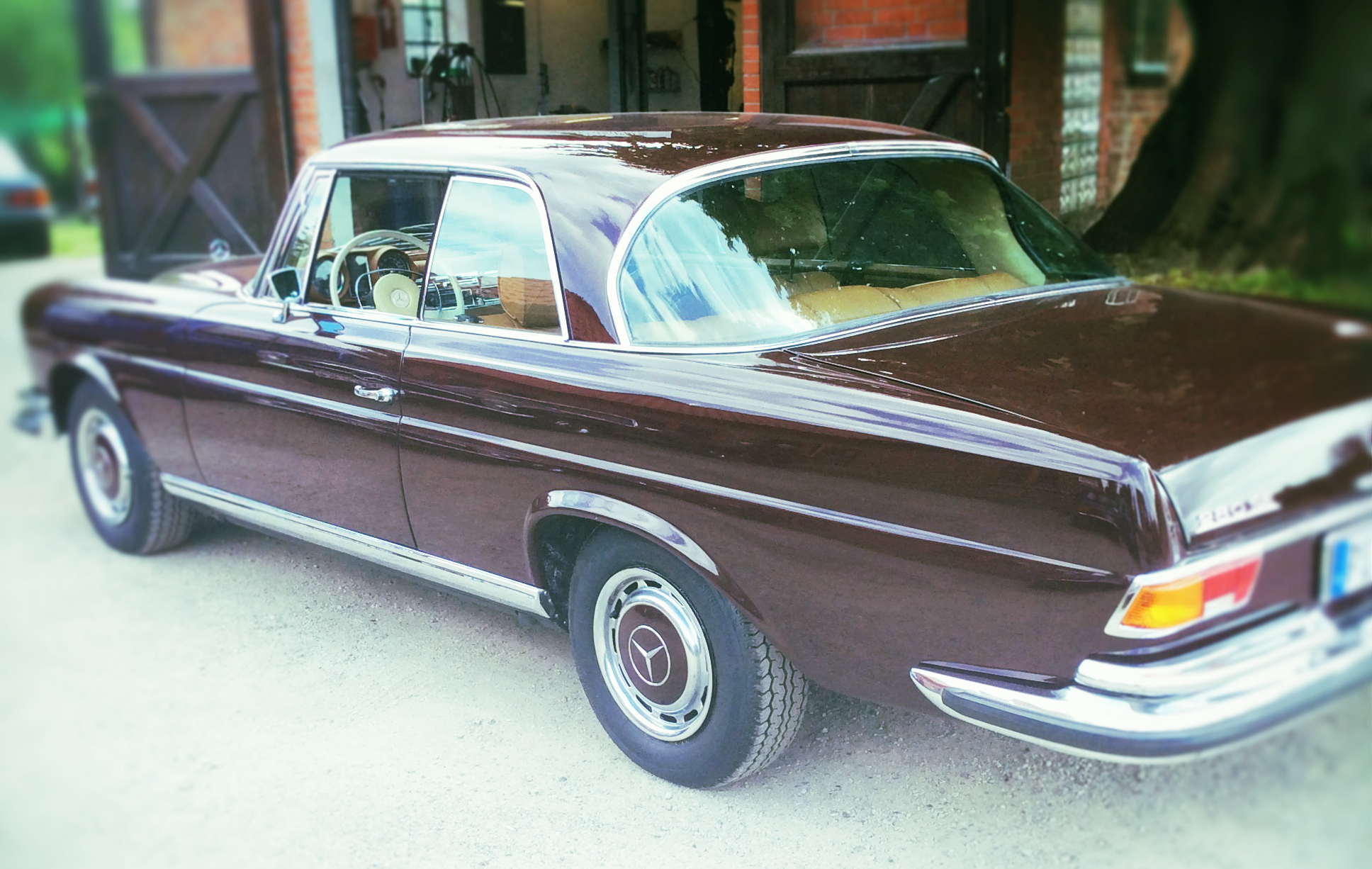 W 111 3,5L Coupé Farbe Ochsenblut