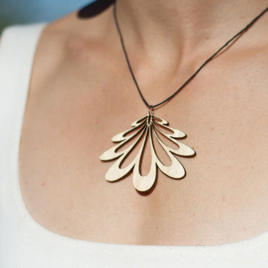 Plume Necklace