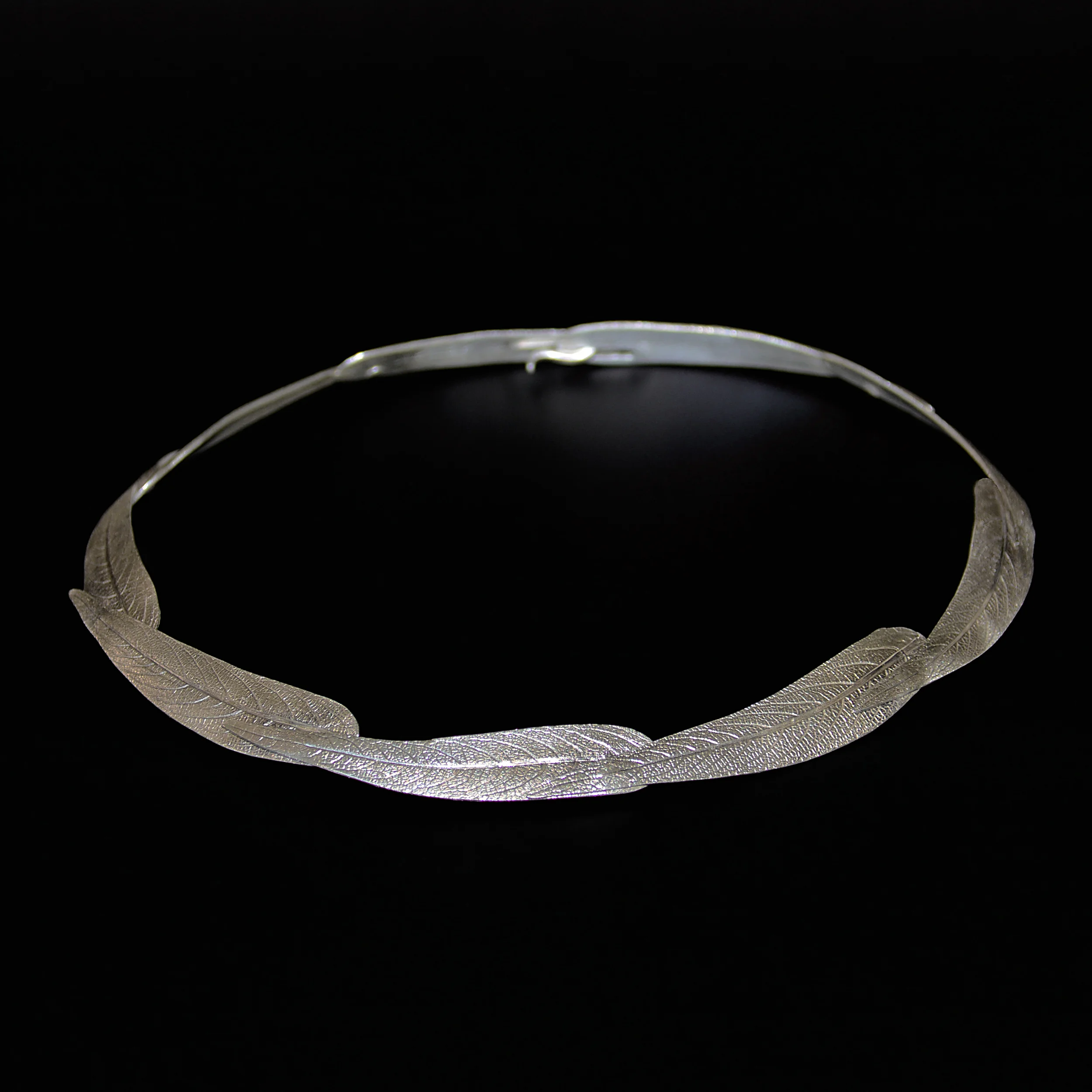 sage-neck-collar-michelle-hoting.jpg