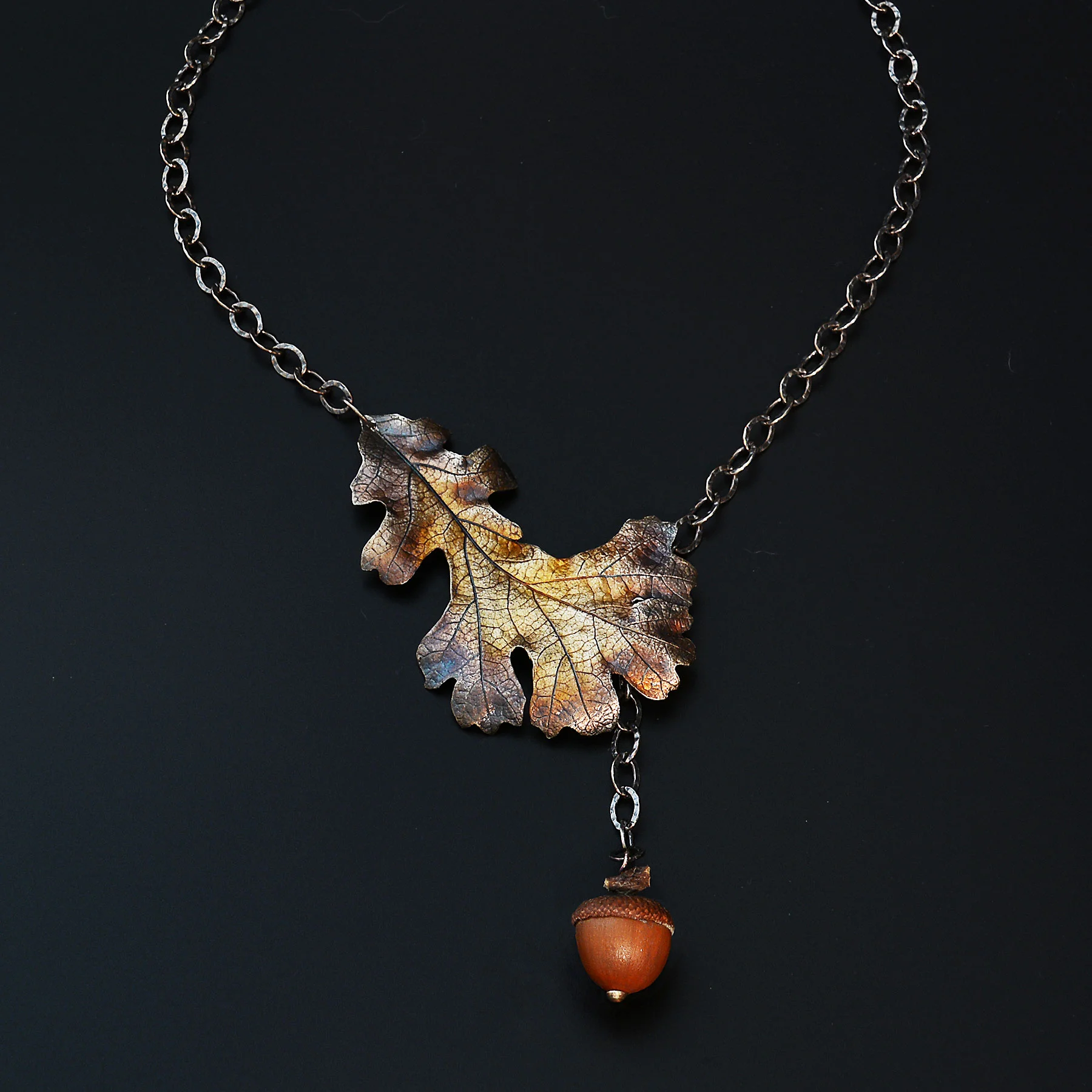 Autumn-oak-necklace-michelle-hoting-4-web.jpg