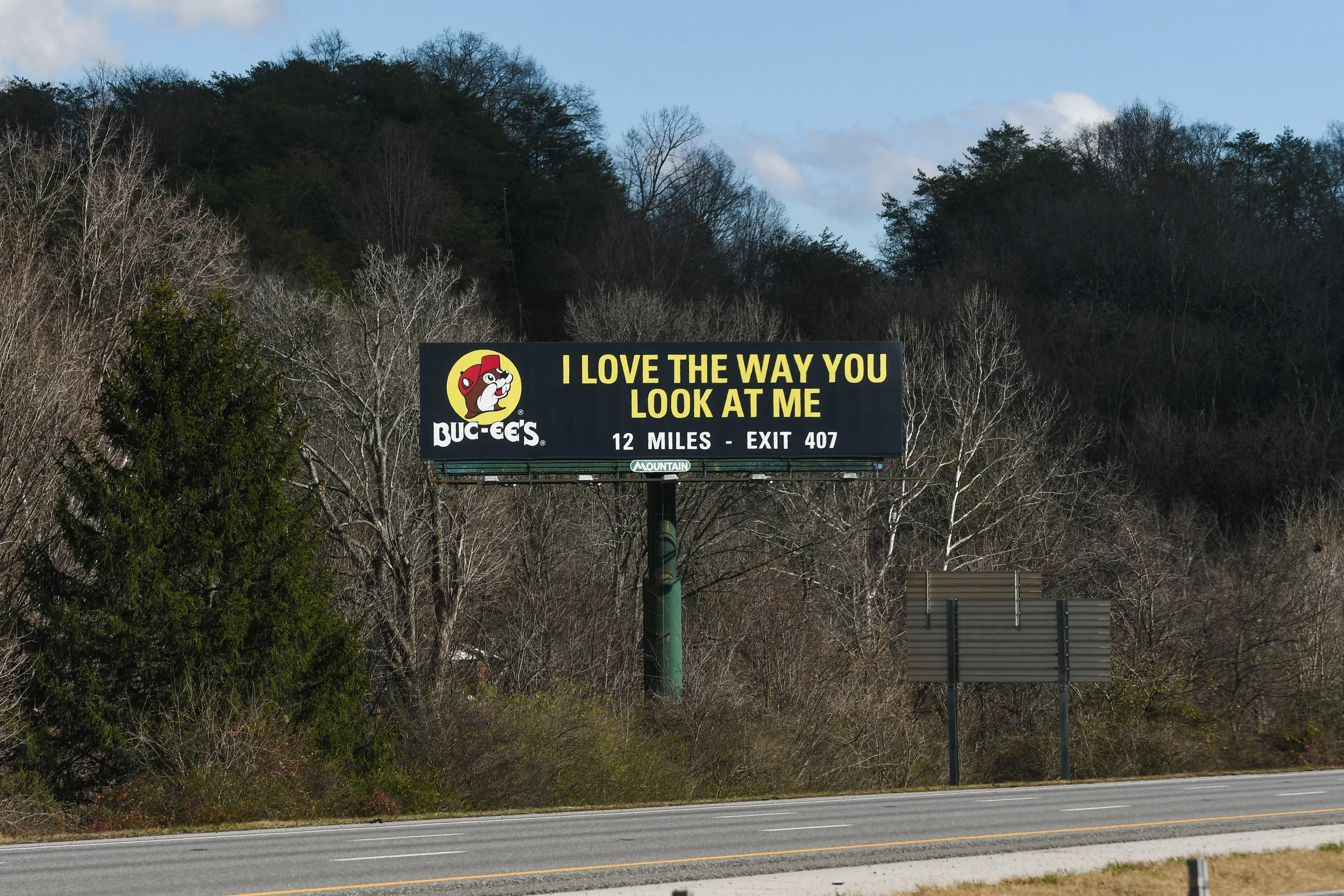 buc-ee's billboard marketing and brand strategy