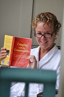 Kelly+reads.jpg
