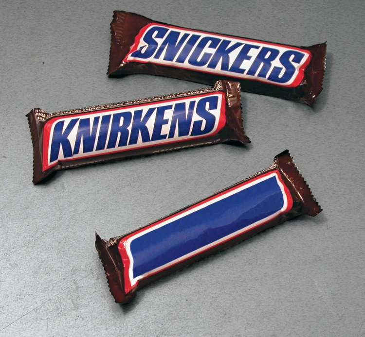 snickers_mockup02.jpg