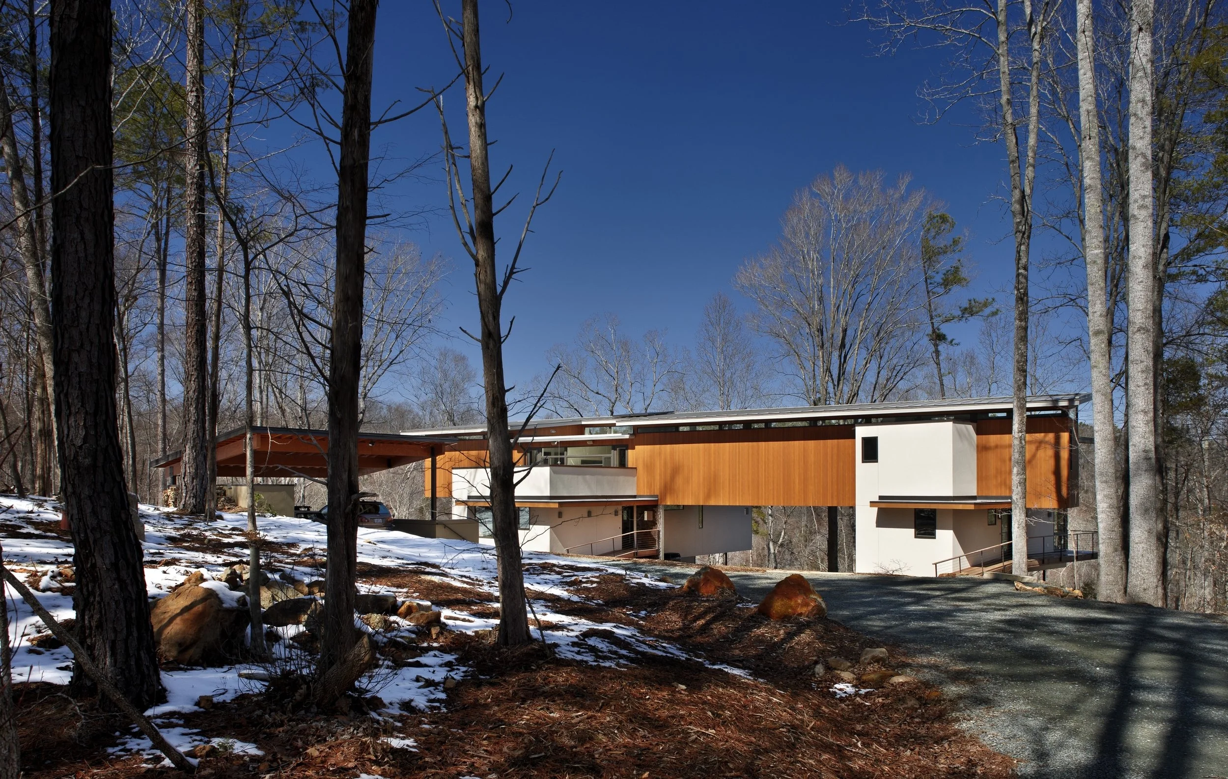 cassilhaus_south.drive.sunny[2].jpg