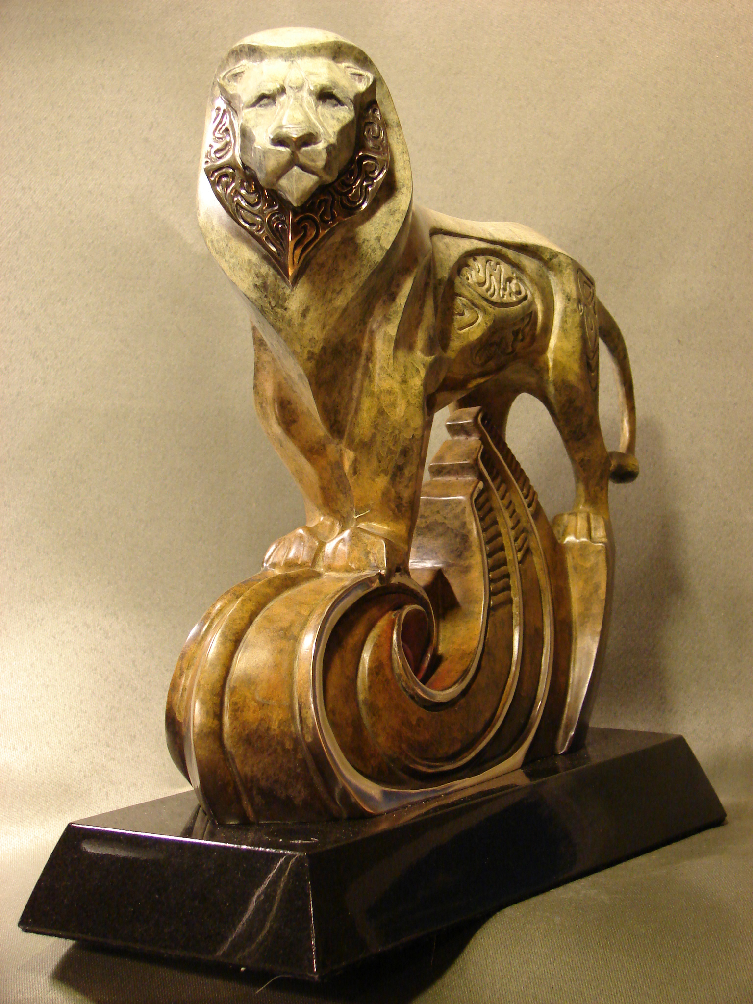 bronze-lion-sculpture-john-maisano-2.jpg