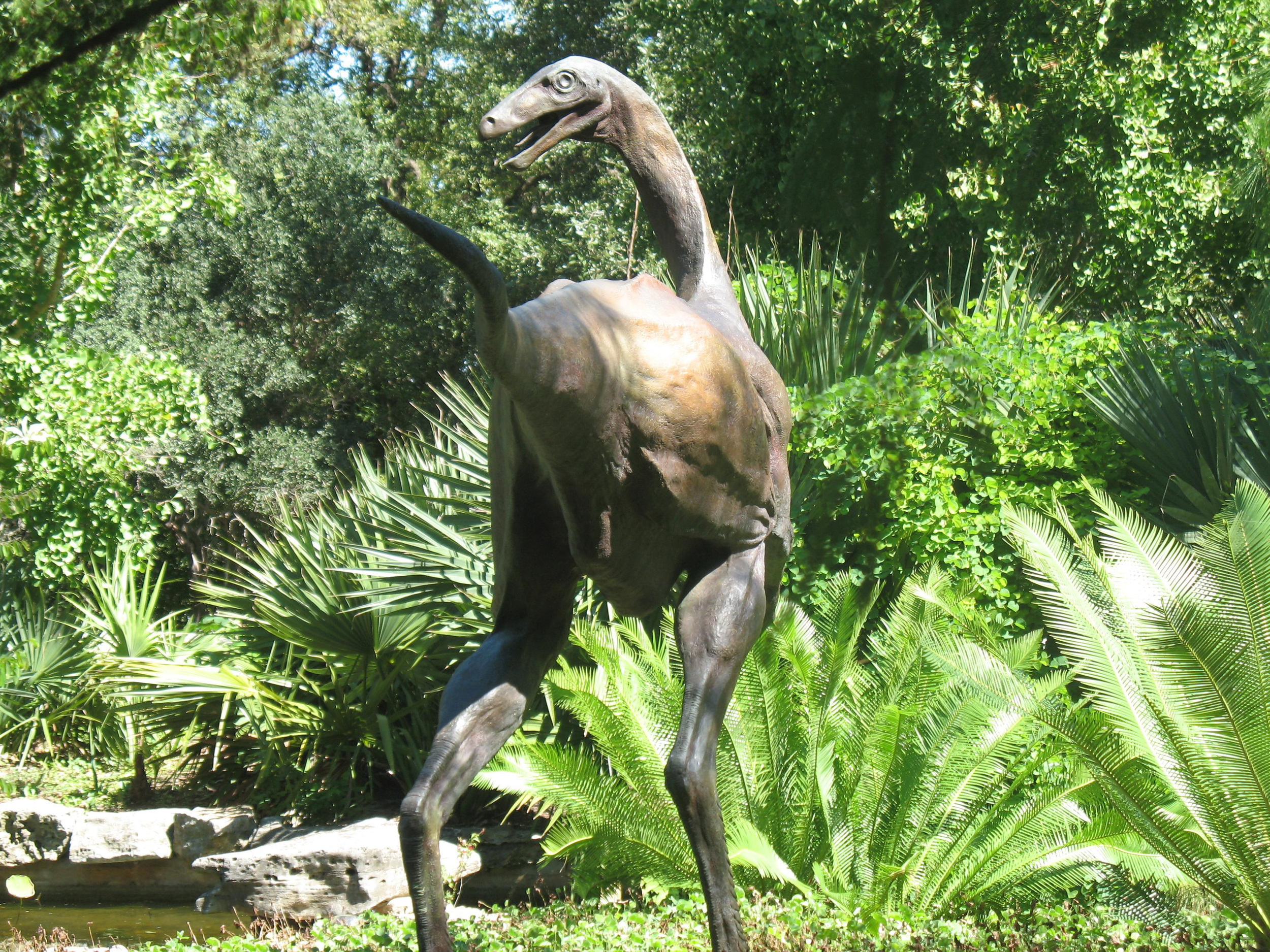 bronze-dinosaur-ornithomimid-statue-john-maisano-5.jpg