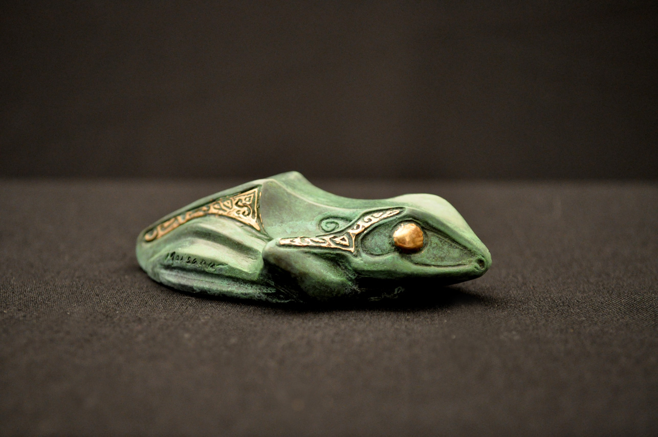 bronze-frog-sculpture-john-maisano-1.jpg