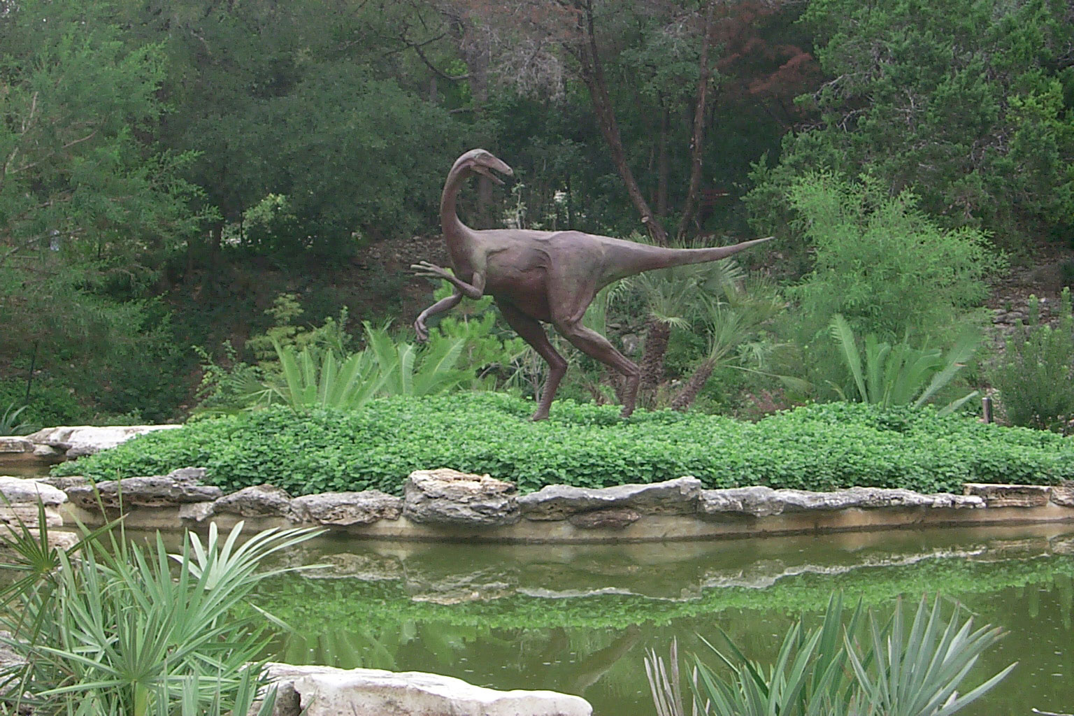 bronze-dinosaur-ornithomimid-john-maisano-22.jpg