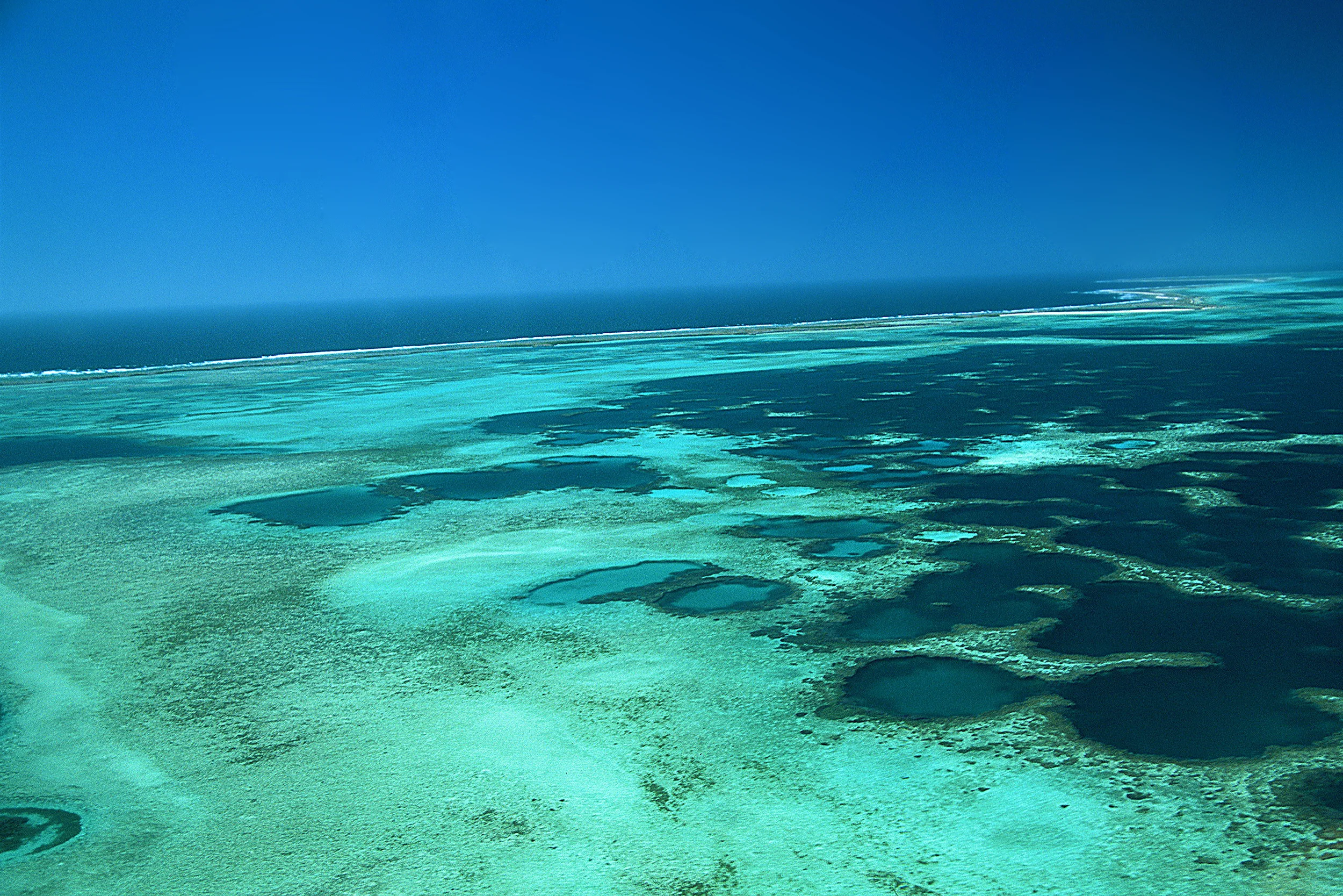 abrolhos from the air 004.jpg