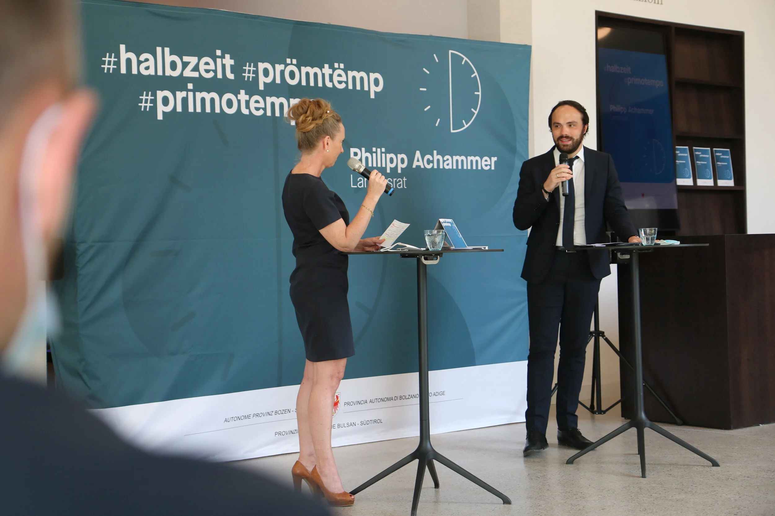 #halbzeit-Pressegespräch in der neuen Musikschule in Brixen: ein Zeichen, dass das Land in Kultur und Bildung investiert, in Menschen und nicht nur in Mauern