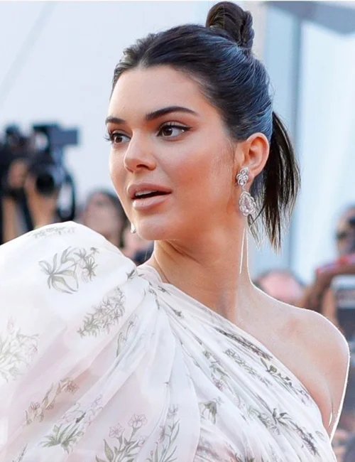 KENDALL JENNER wearing Chopard Diamond Earrings. 