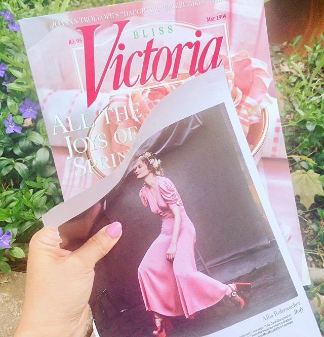 🌼🌸Spring is truly in full bloom now. Time to take out our Victoria mags for inspiration.🌸🌼. #weddinginspo #springwedding #weddingdecor #livingartfully