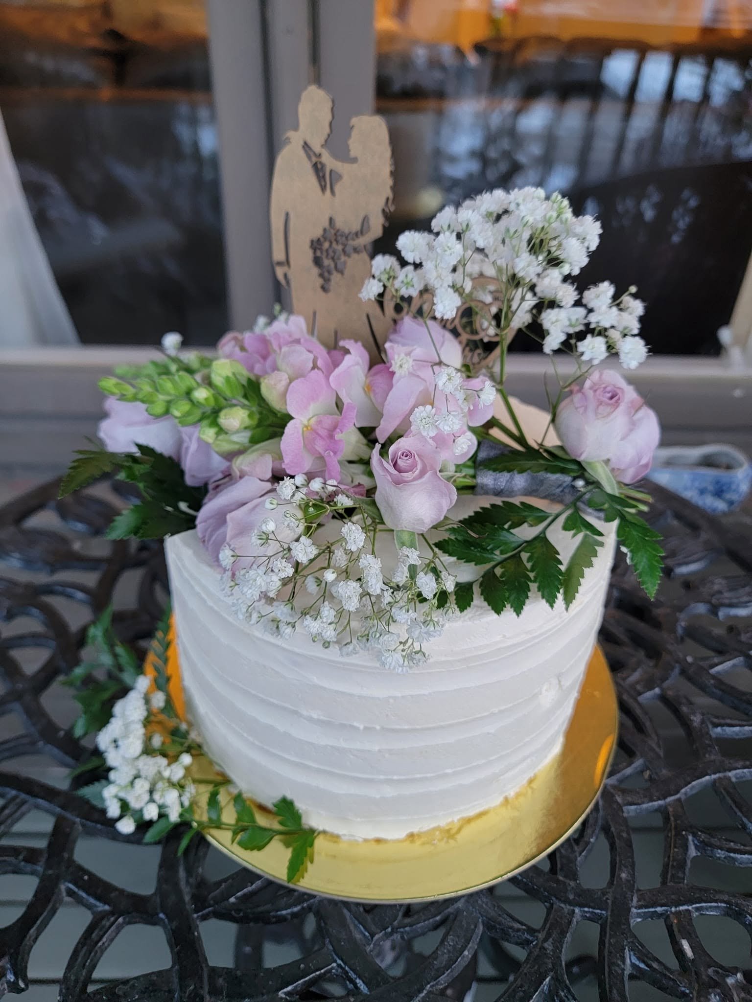 wedding cake-1tier fresh.jpg