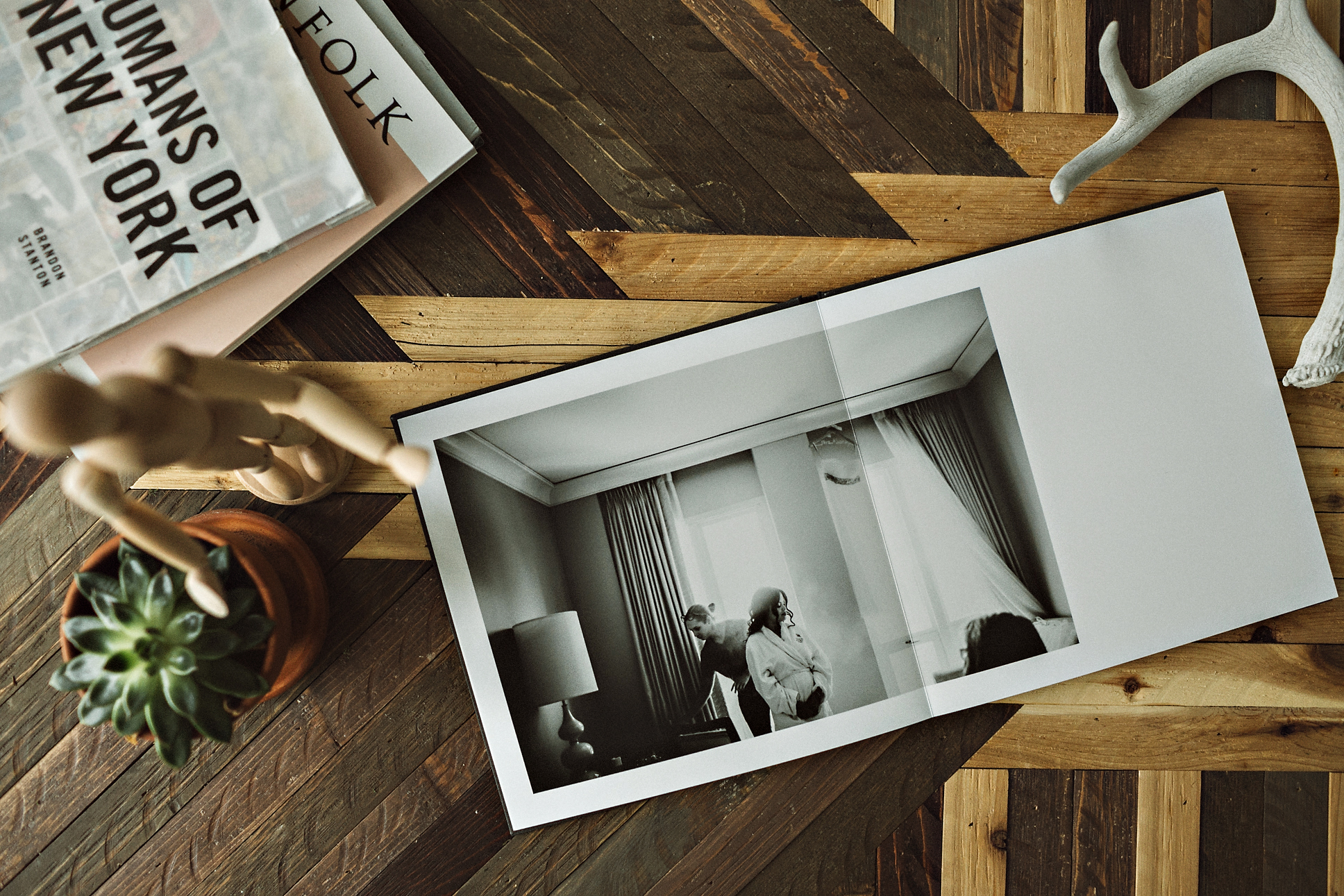 kissbook-01.jpg