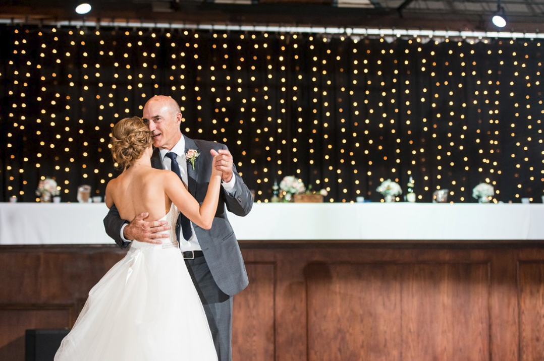 2018-08-24 14_08_41-J&J _ Lawrence Kansas Summer Wedding _ Abe and Jake's Landing - Jerry Wang Photo.png