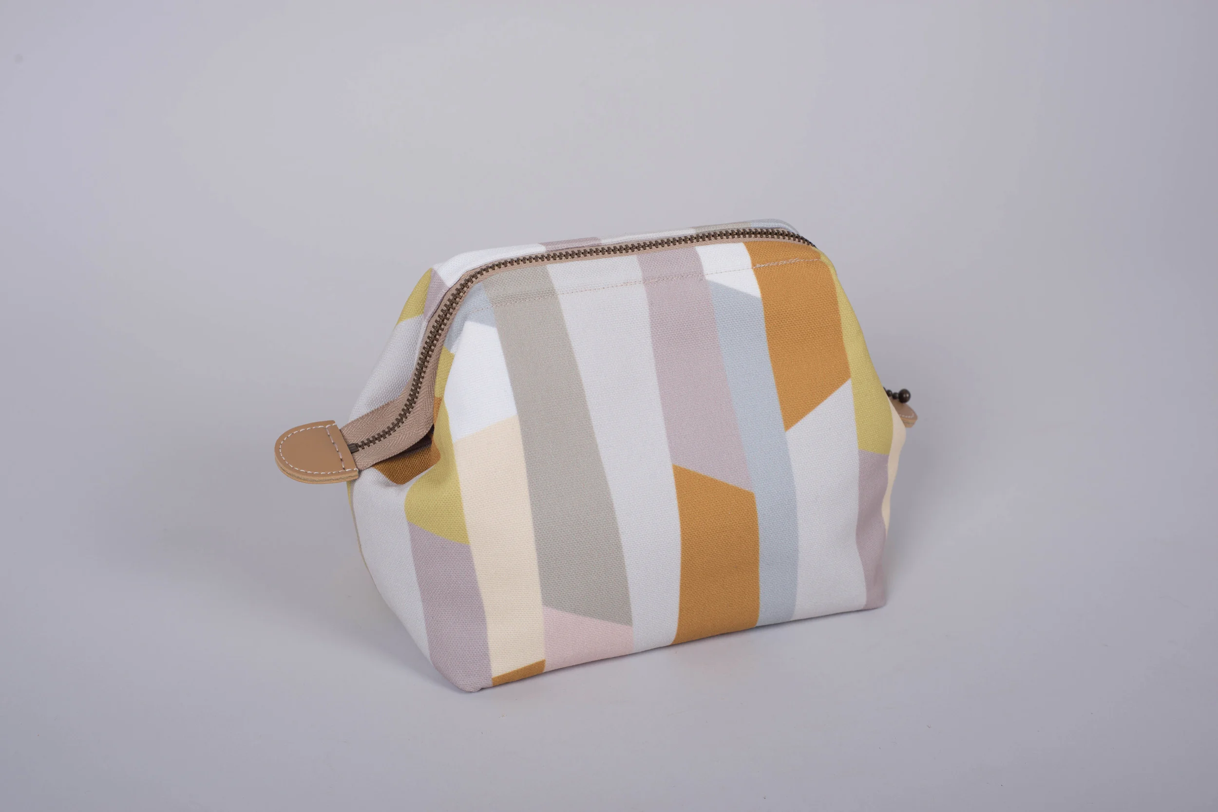 native&co-canvas-coin-bag-spring
