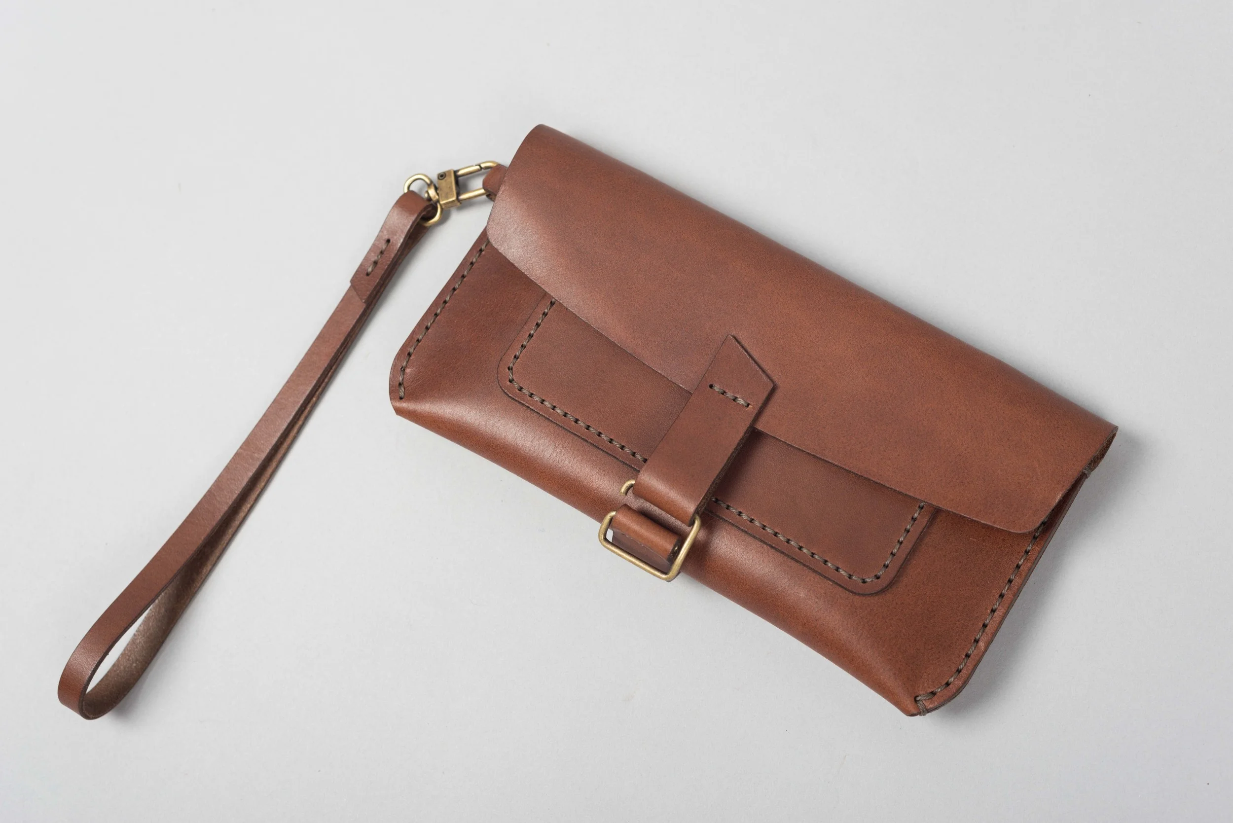 native&co-leather-clutch-coffee