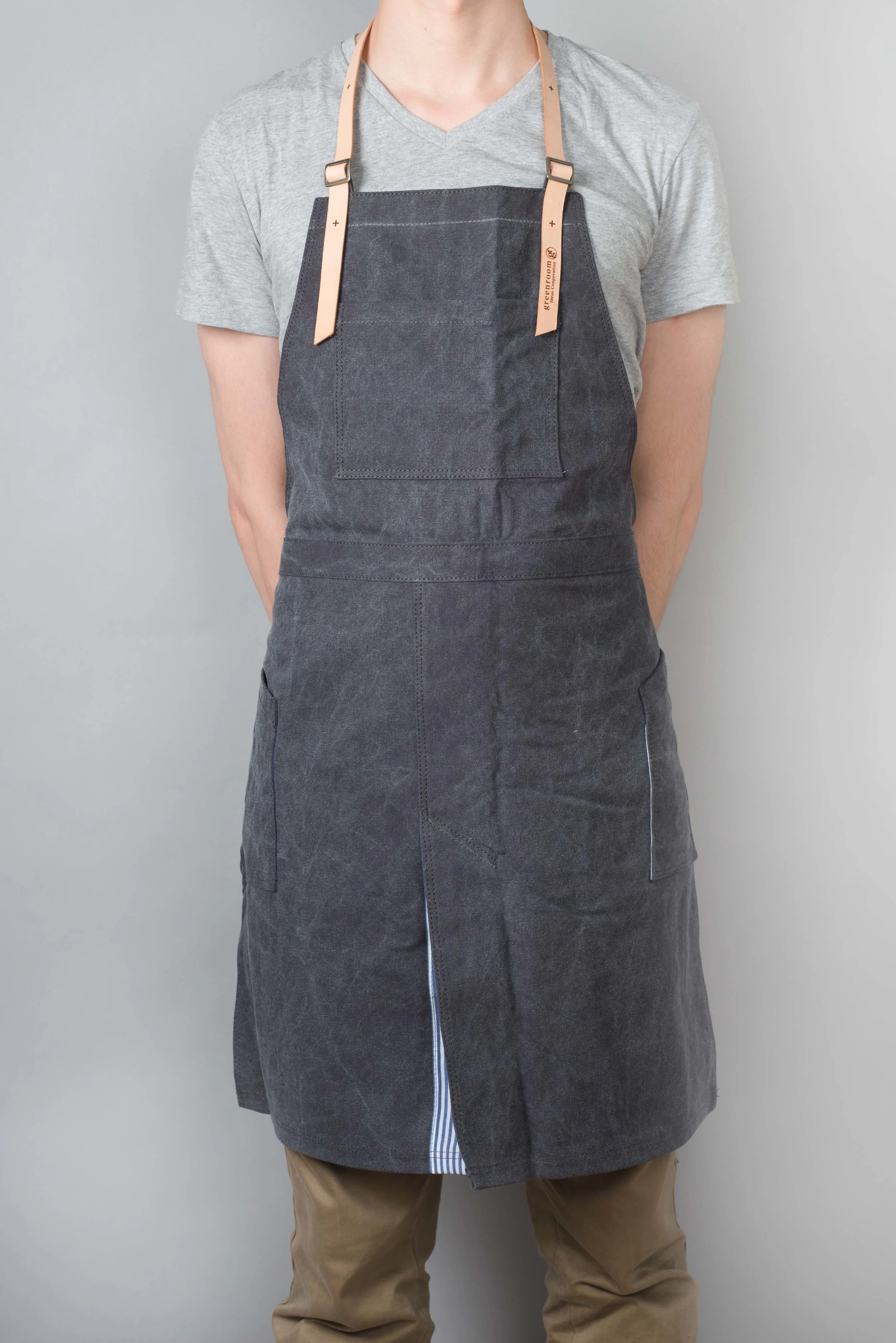 native&co-heavy-canvas-apron-with-leather-straps-dark-grey