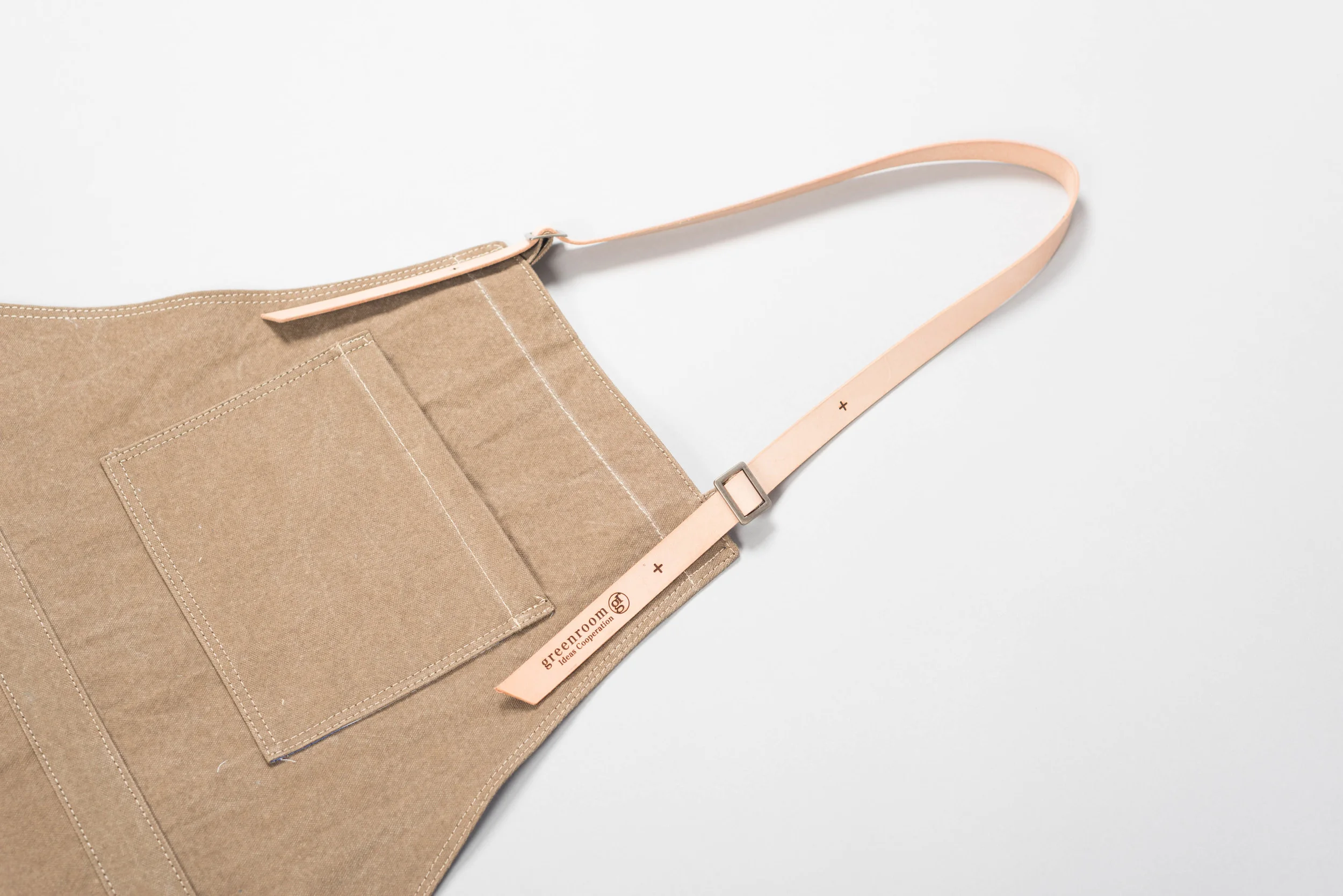 native&co-heavy-canvas-apron-with-leather-straps-olive-green