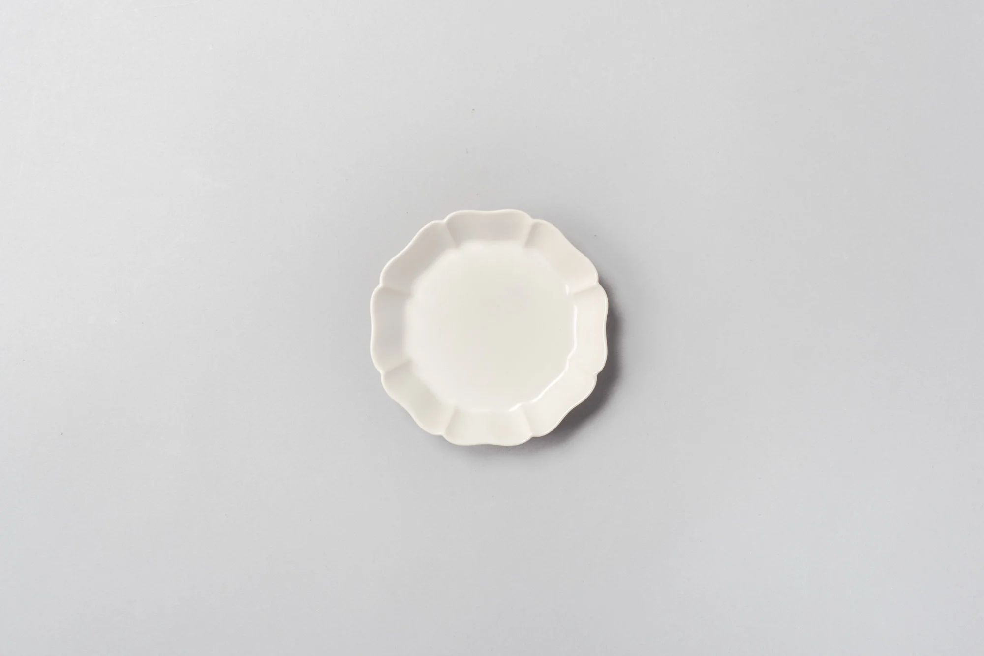 native&co-octogonal-petal-porcelain-plate