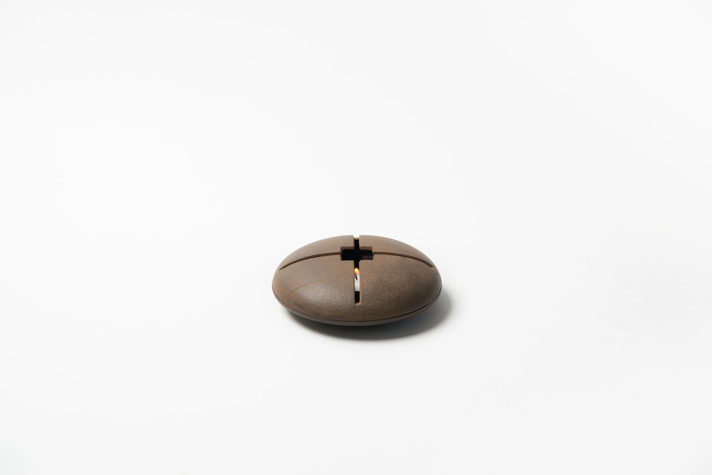 Native&Co-Cast-Iron-Candle-Holder-2.jpg