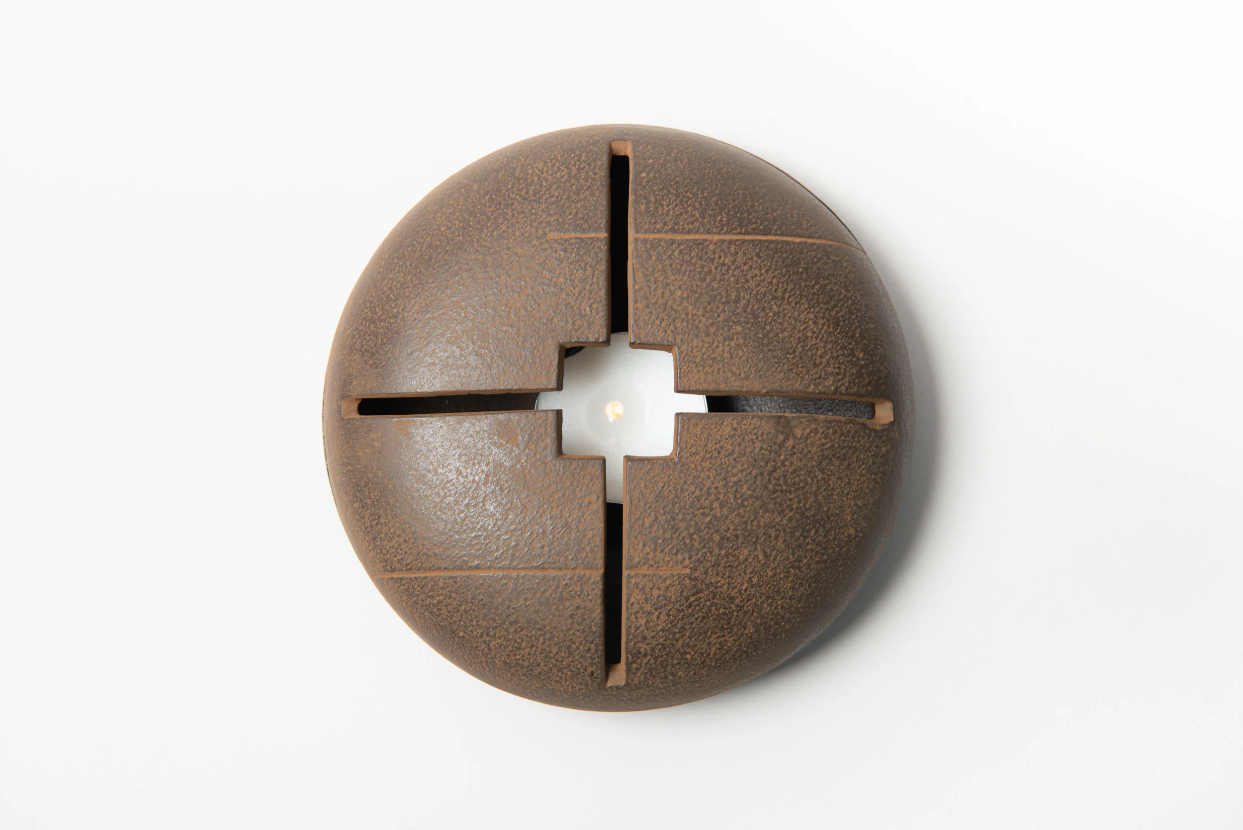 Native&Co-Cast-Iron-Candle-Holder-4.jpg