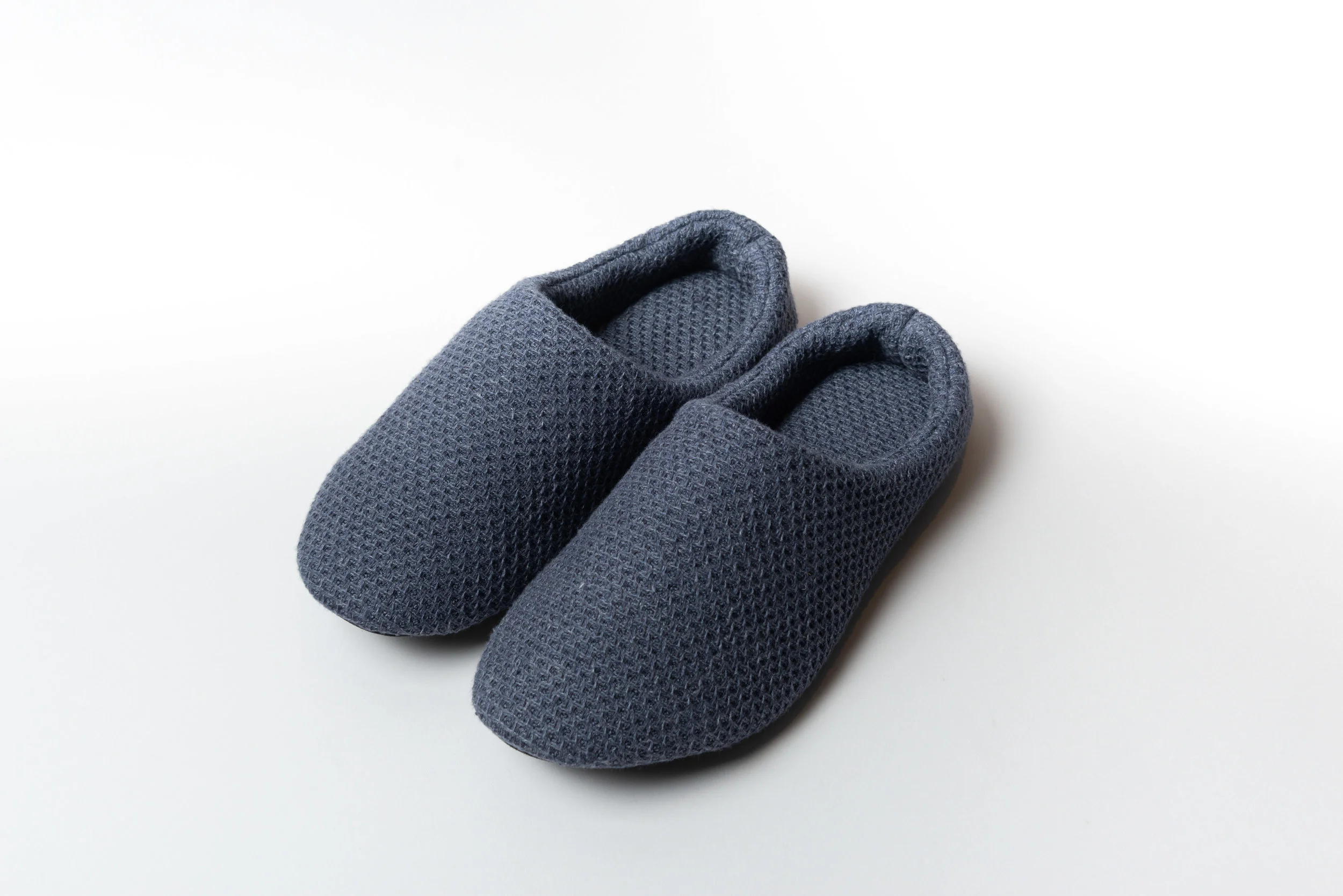 Native&Co-Vintag-Waffle-Slipper-2.jpg