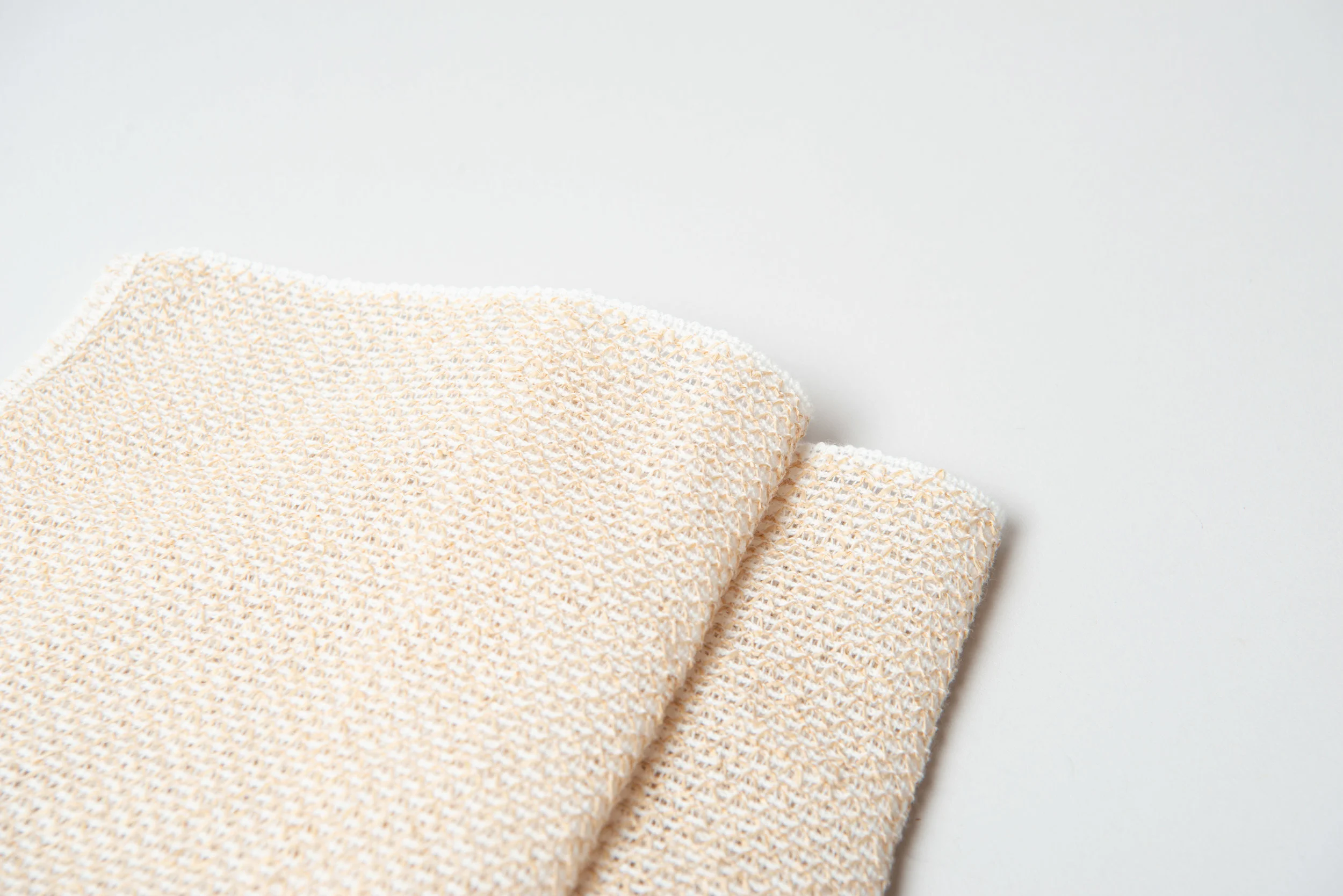 Native&Co-Bath-Scrub-Mesh-Towel-3.jpg