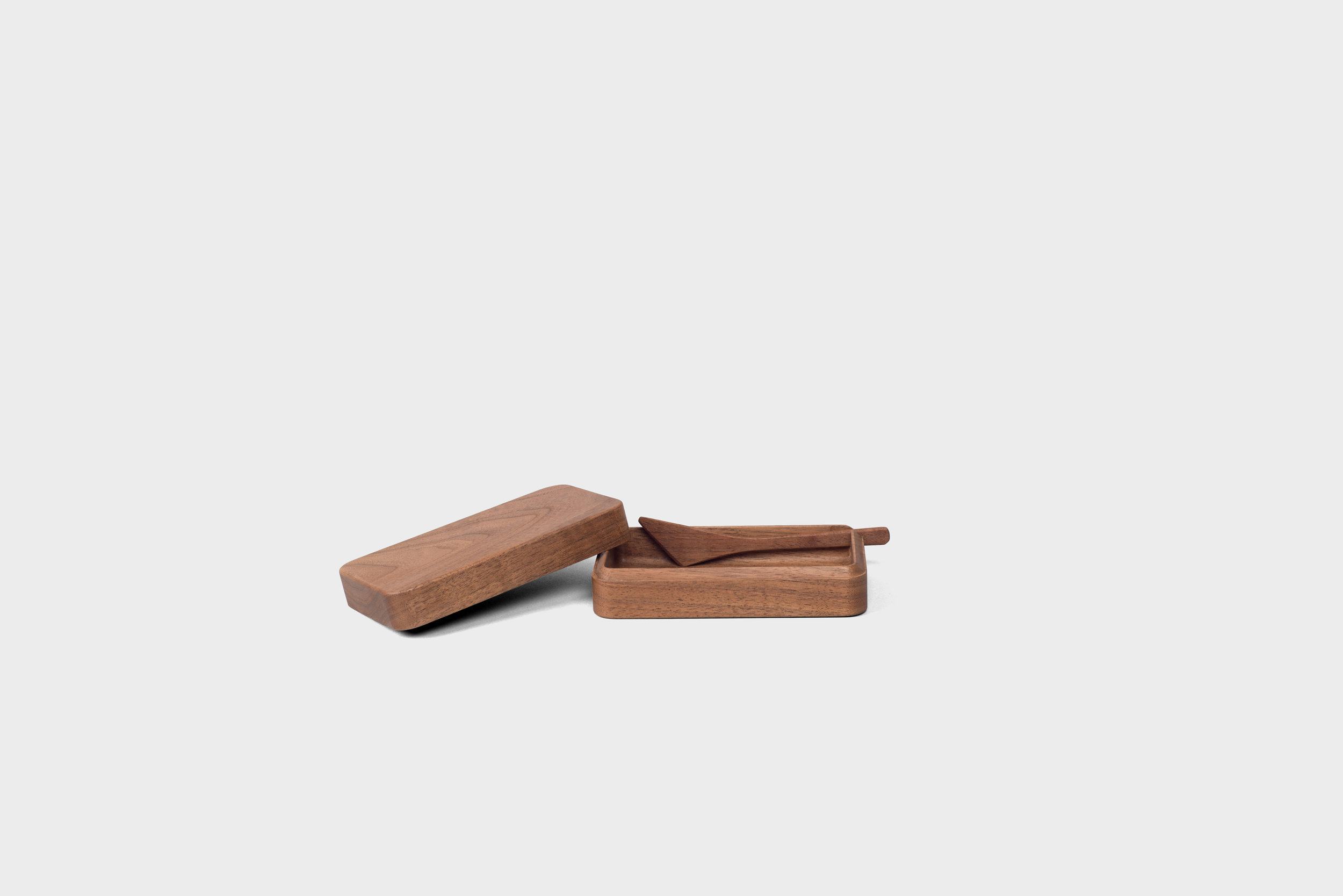 Native&Co-kakudo-butter-case-walnut-LowRes.jpg