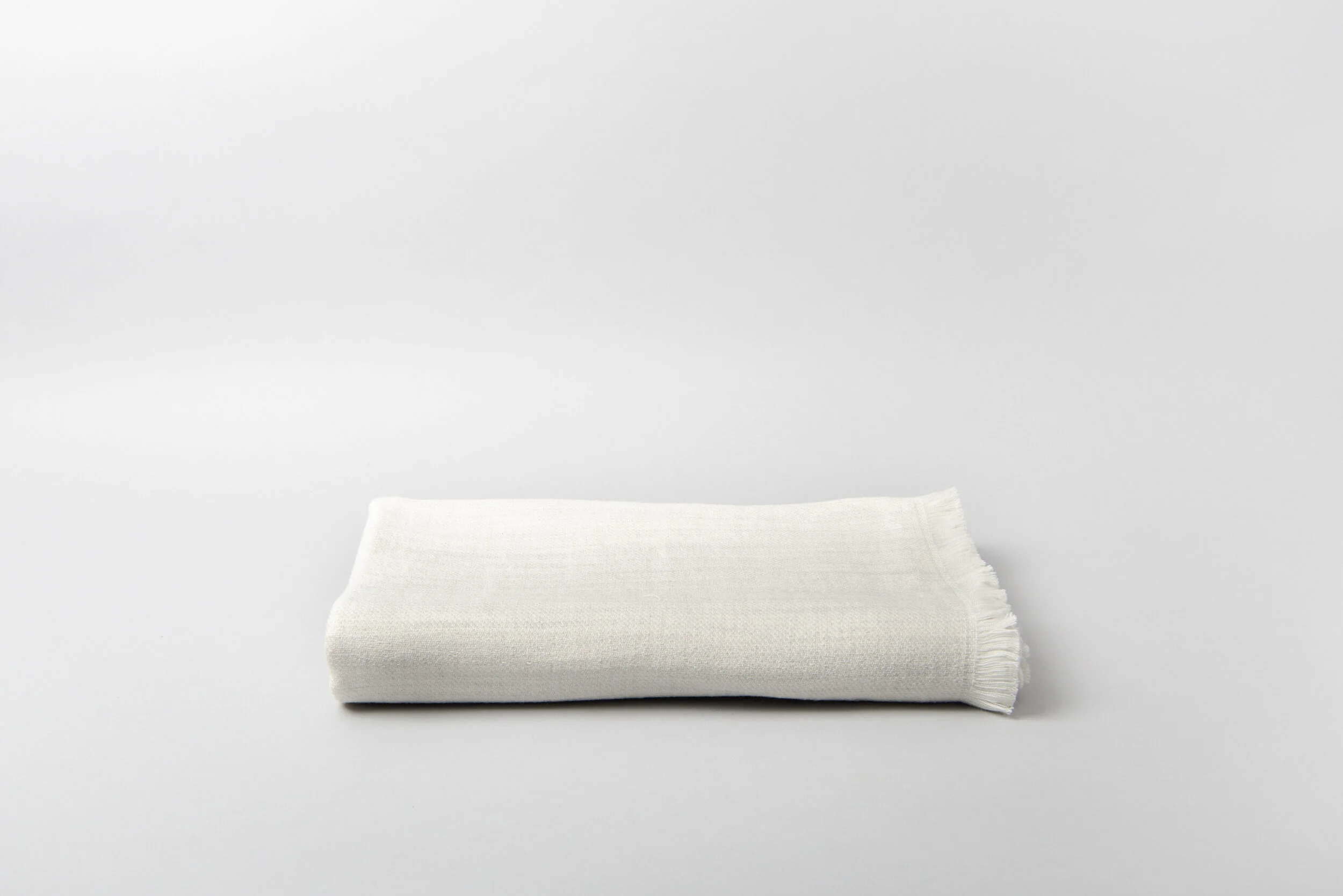 Native&Co-Cotton-Wool-Blanket-Ice-Grey-2.jpg