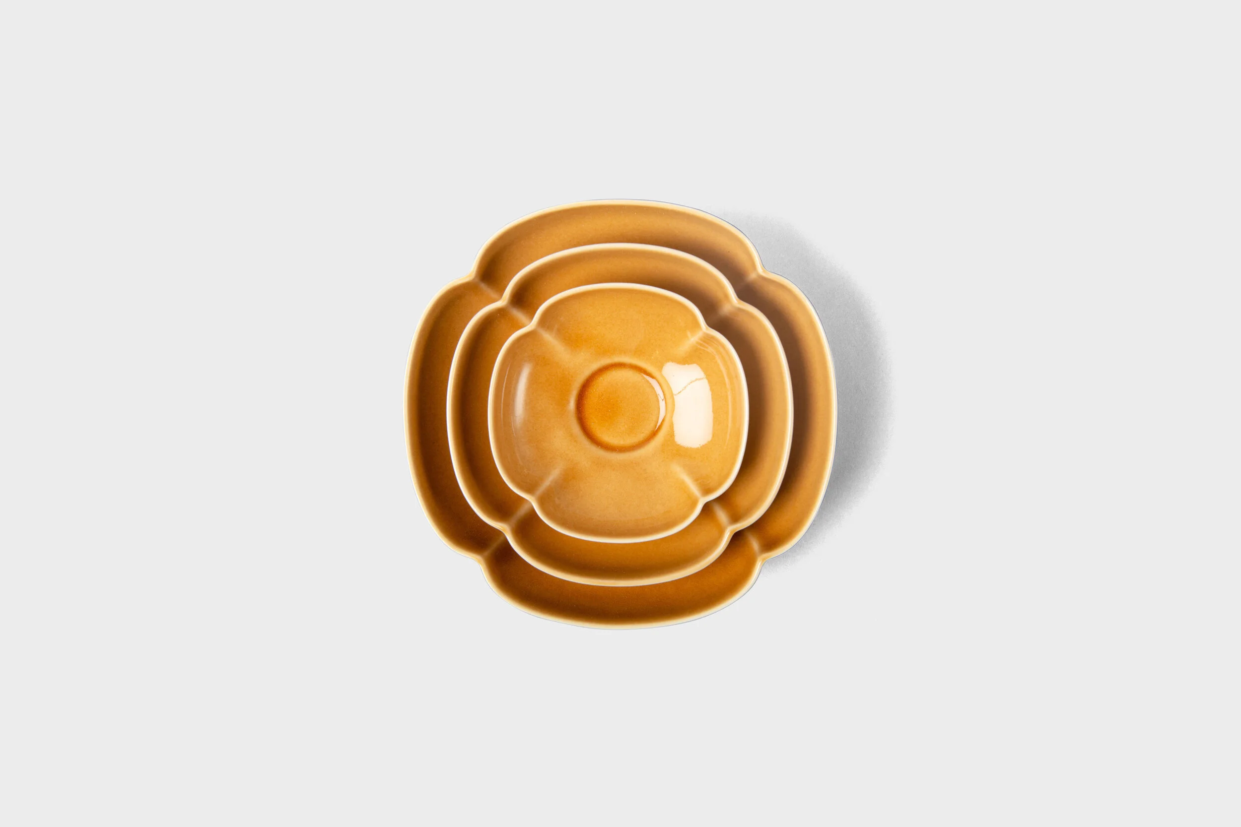 Native&Co-Minoyaki-Porcelain-Mokko-Plate-Round-LowRes.jpg