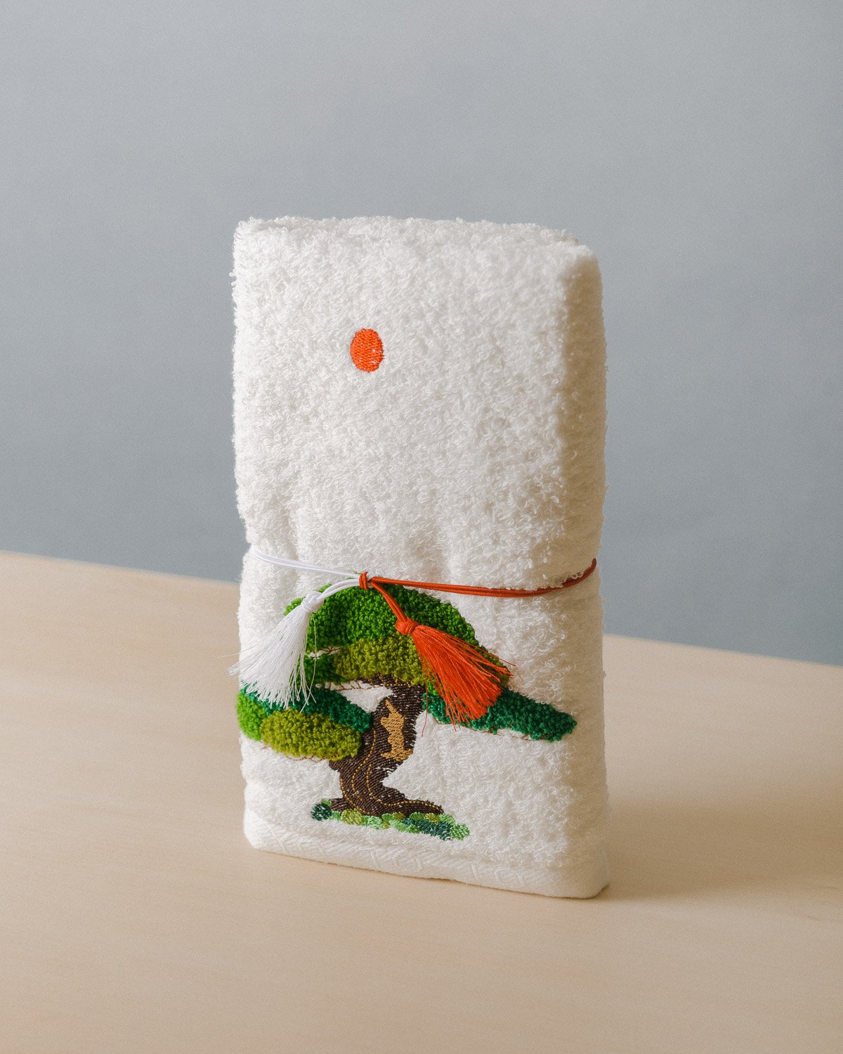 Japanese-Senshu-Long-Greeting-Towel-White-Pine-Homeware-Shop-London-Native_Co-1.jpg