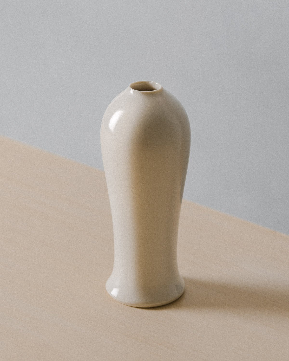Japanese-Porcelain-Flower-Vase-Heishi-Homeware-Shop-London-Native-and-Co-LowRes-1.jpg