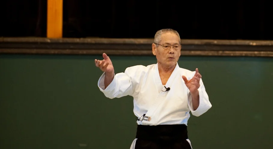 2010Retreat-133.ASgesture.crop.jpg