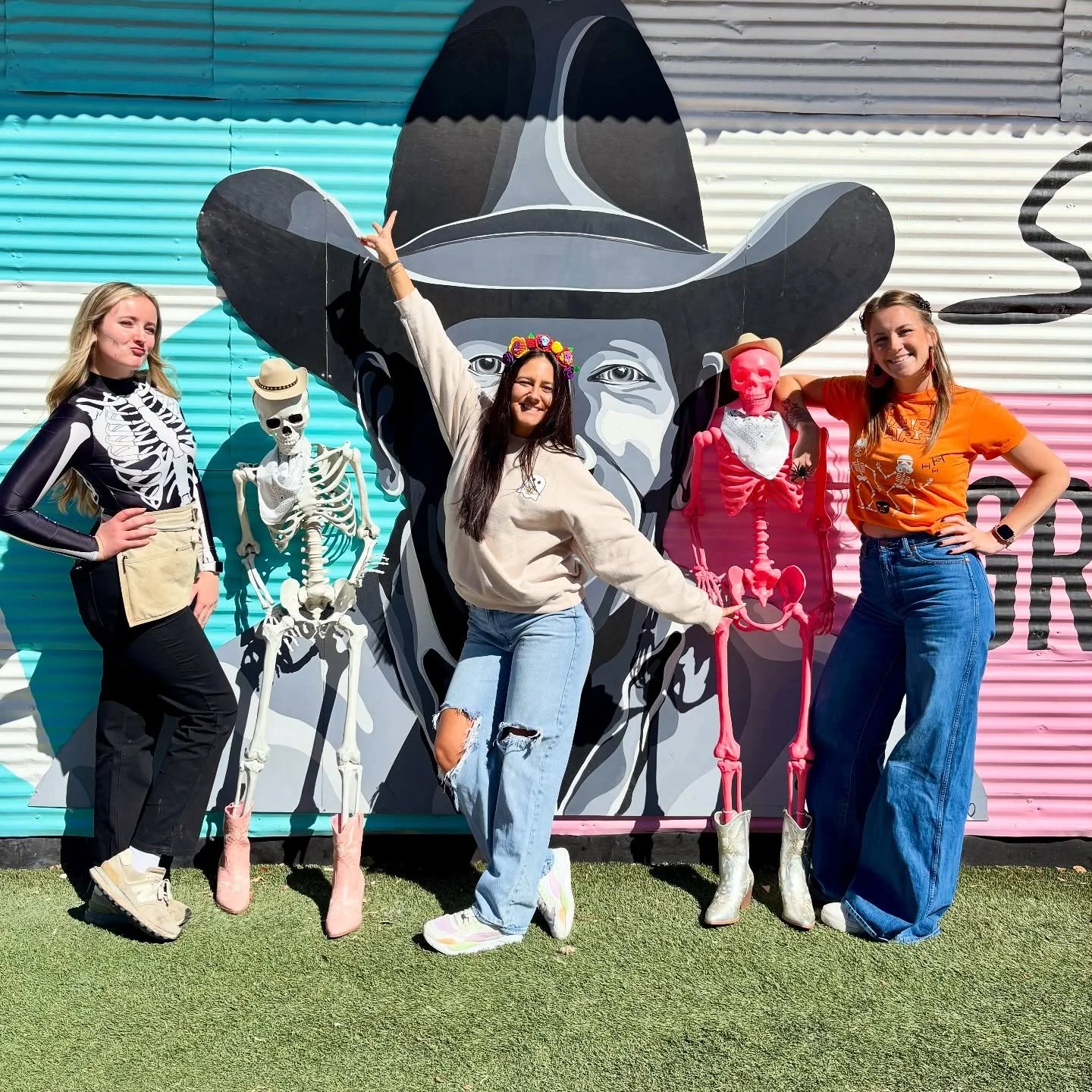 Happy Halloween from your favorite brew boos! 👻🎃