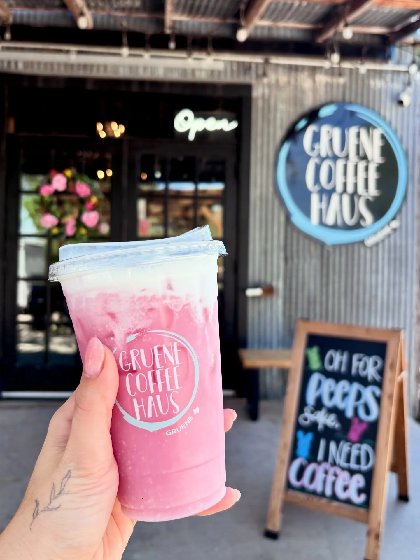 Cold foam on a blackberry lemonade 👀👀 you need it