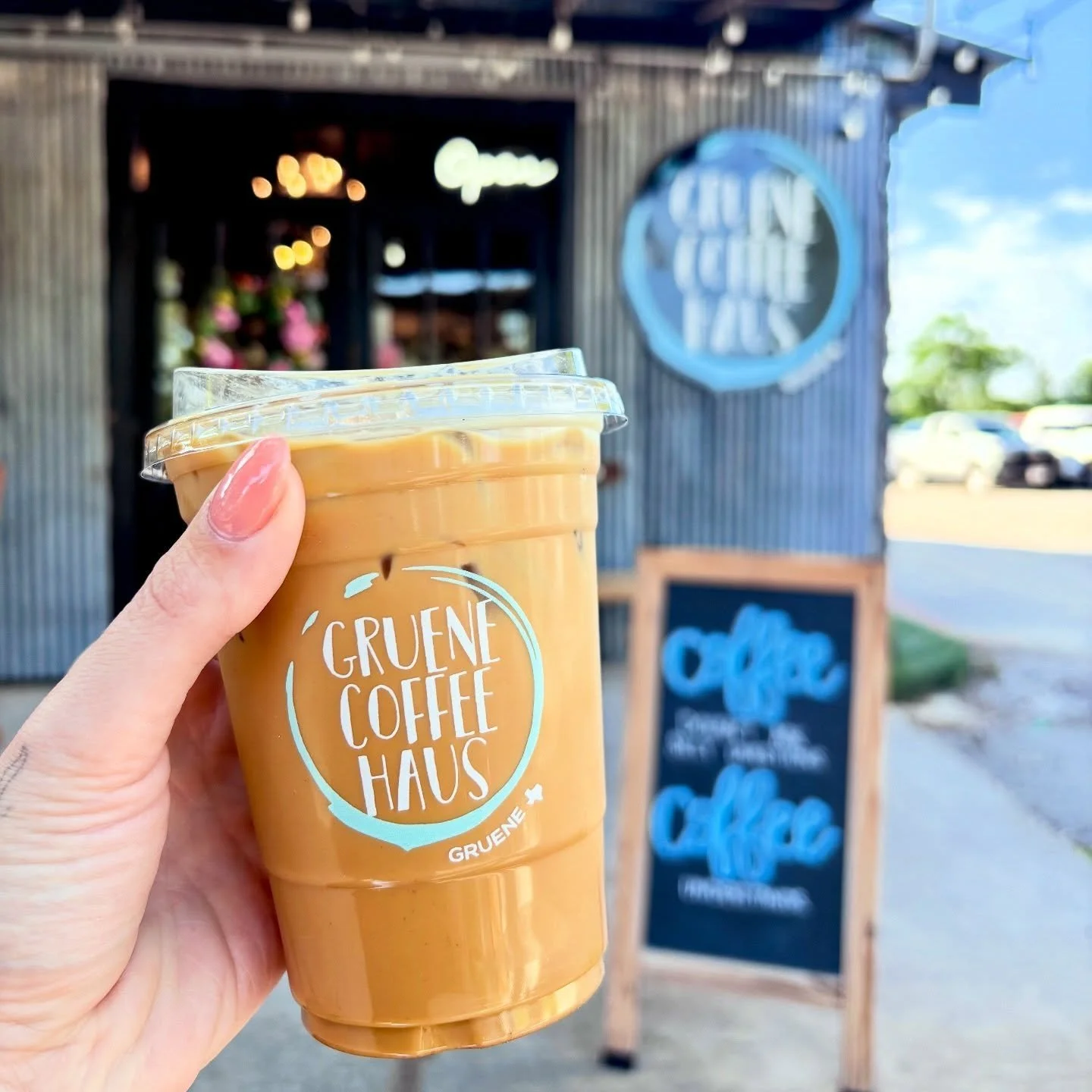 ☀️ The sun is shining! ☕️ The coffee is brewing!