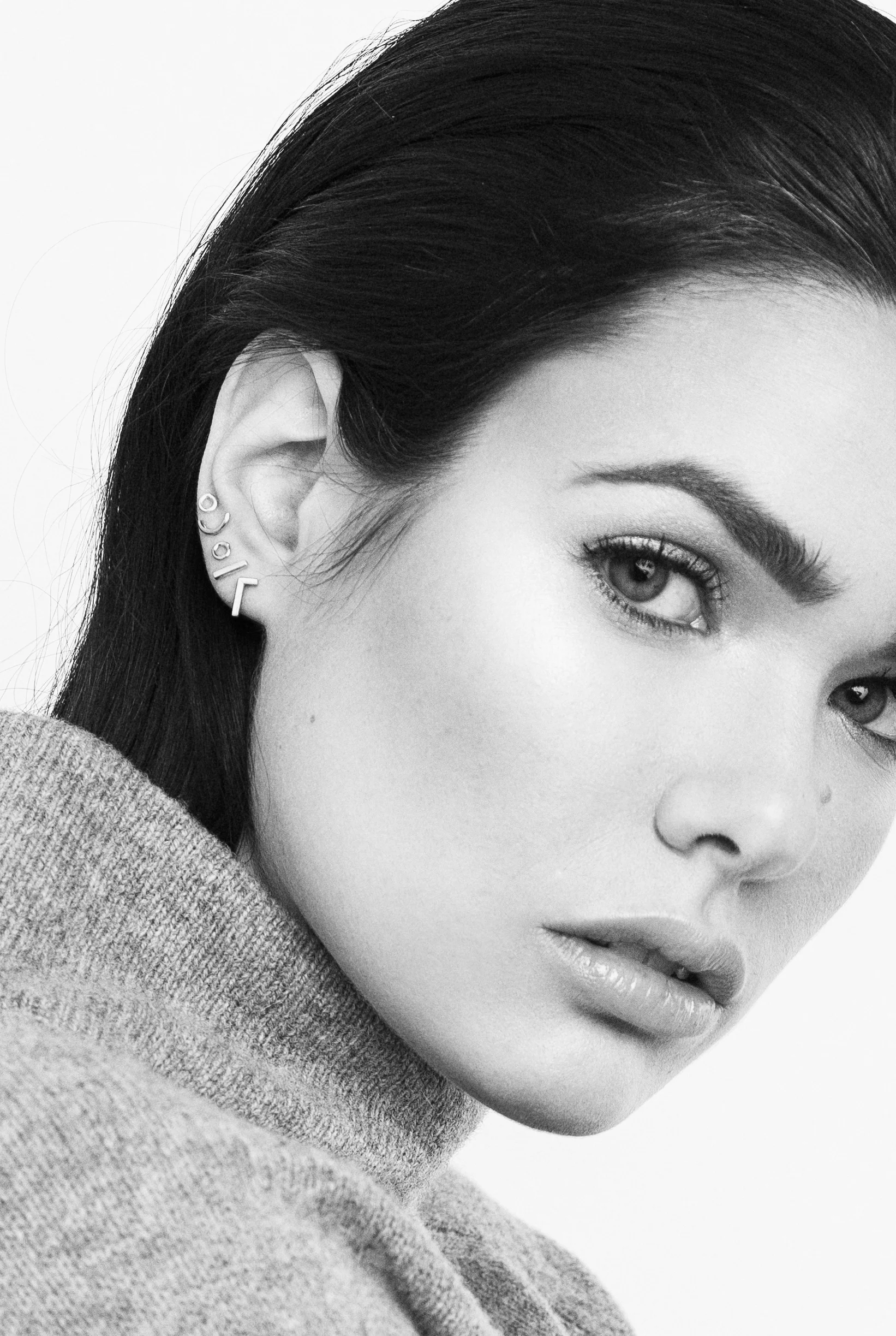model circle studs polished.jpg